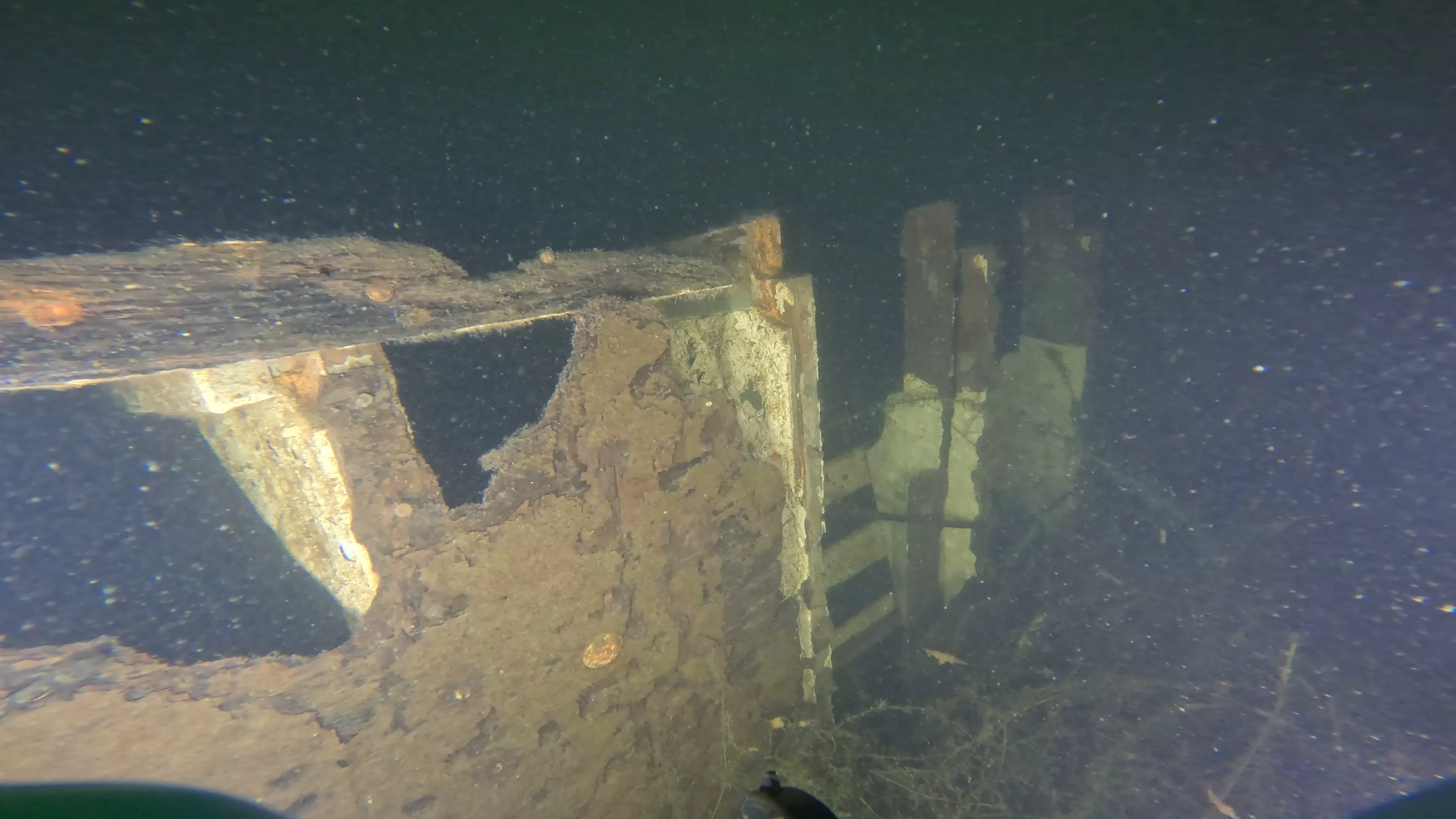 WWII Higgins Boat Wreck (LCVP) (LU006), Lake Union, Seattle, WA — photo 11 of 26