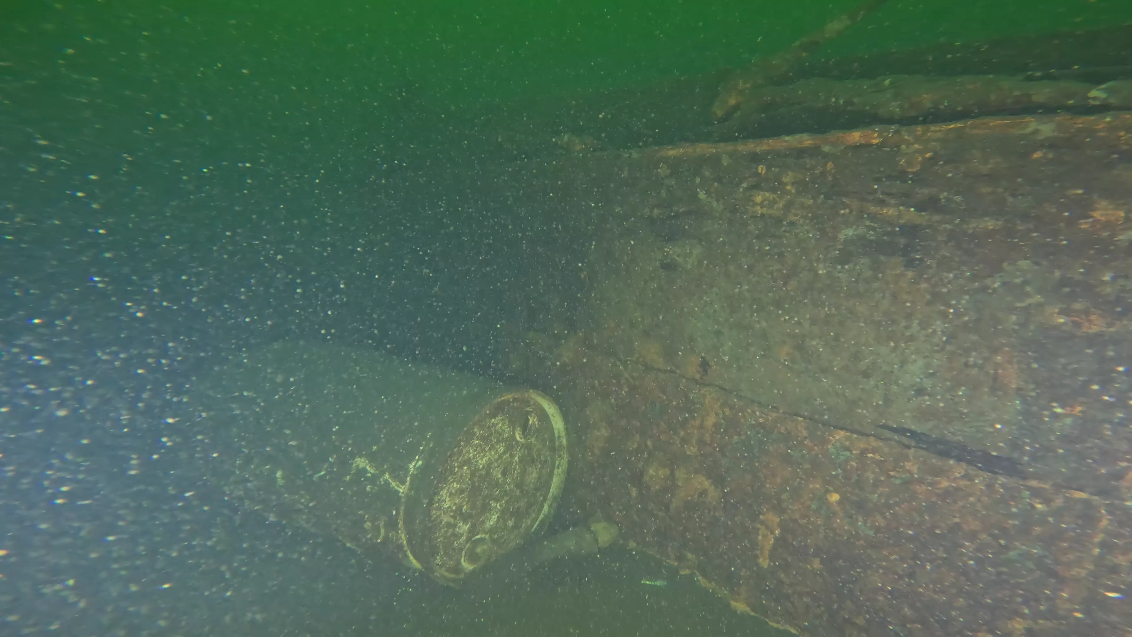 40' WWII-Era Landing Craft Wreck (LU009), Lake Union, Seattle, WA — photo 14 of 16