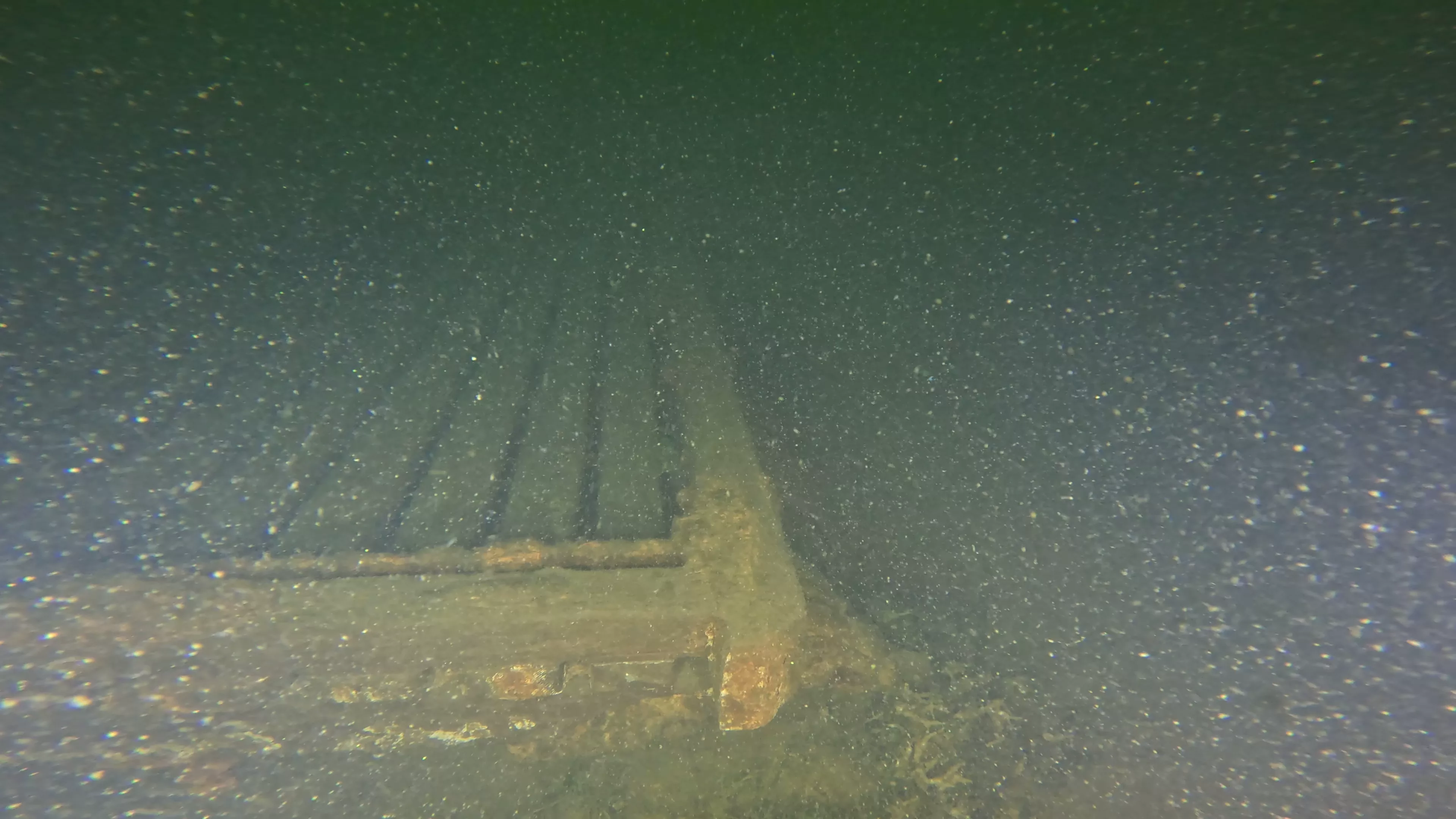 15' Wooden Work Barge Wreck (LU010), Lake Union, Seattle, WA — photo 5 of 8