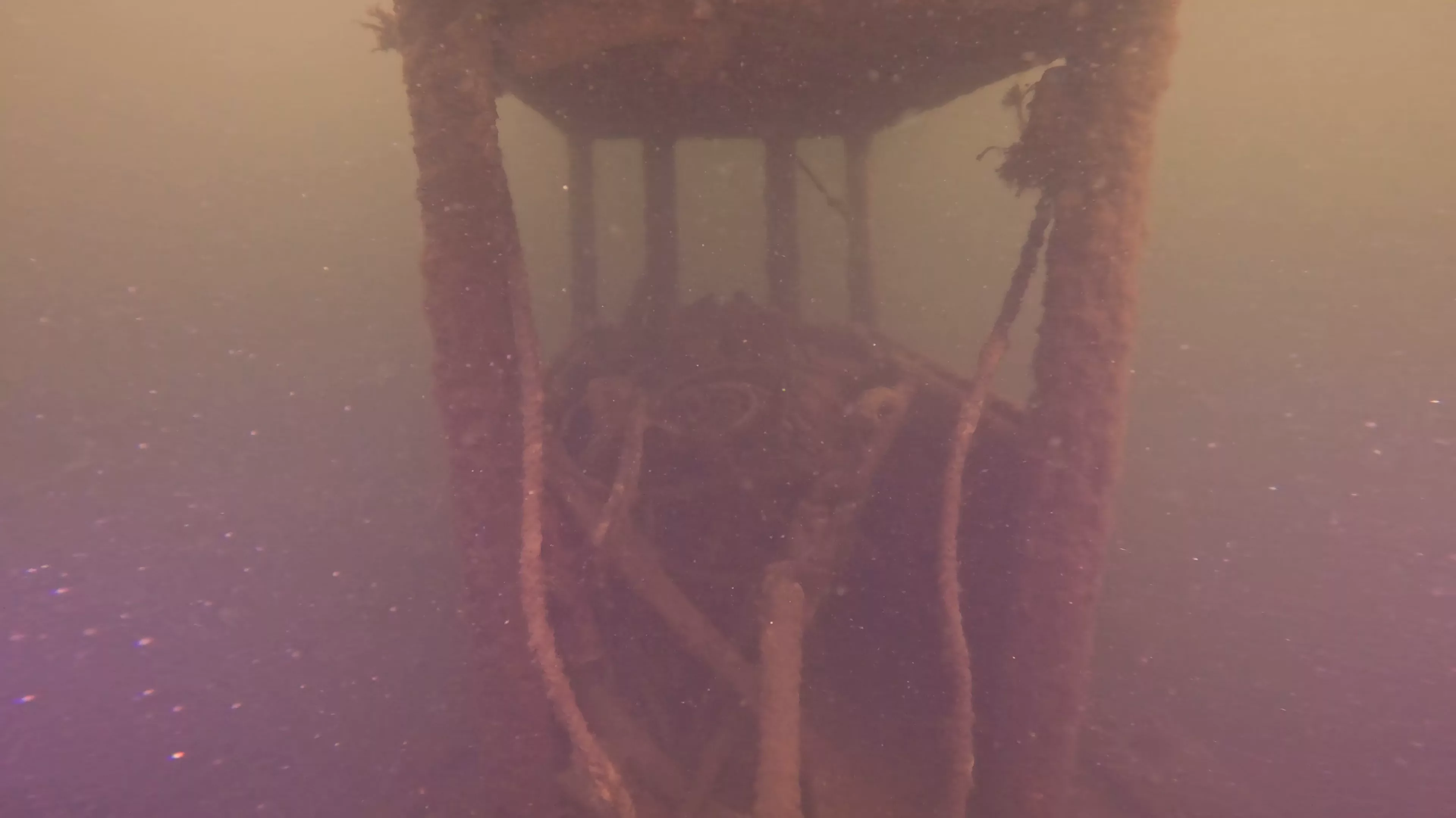 Steel Workboat Wreck (LU021), Lake Union, Seattle, WA — photo 11 of 25