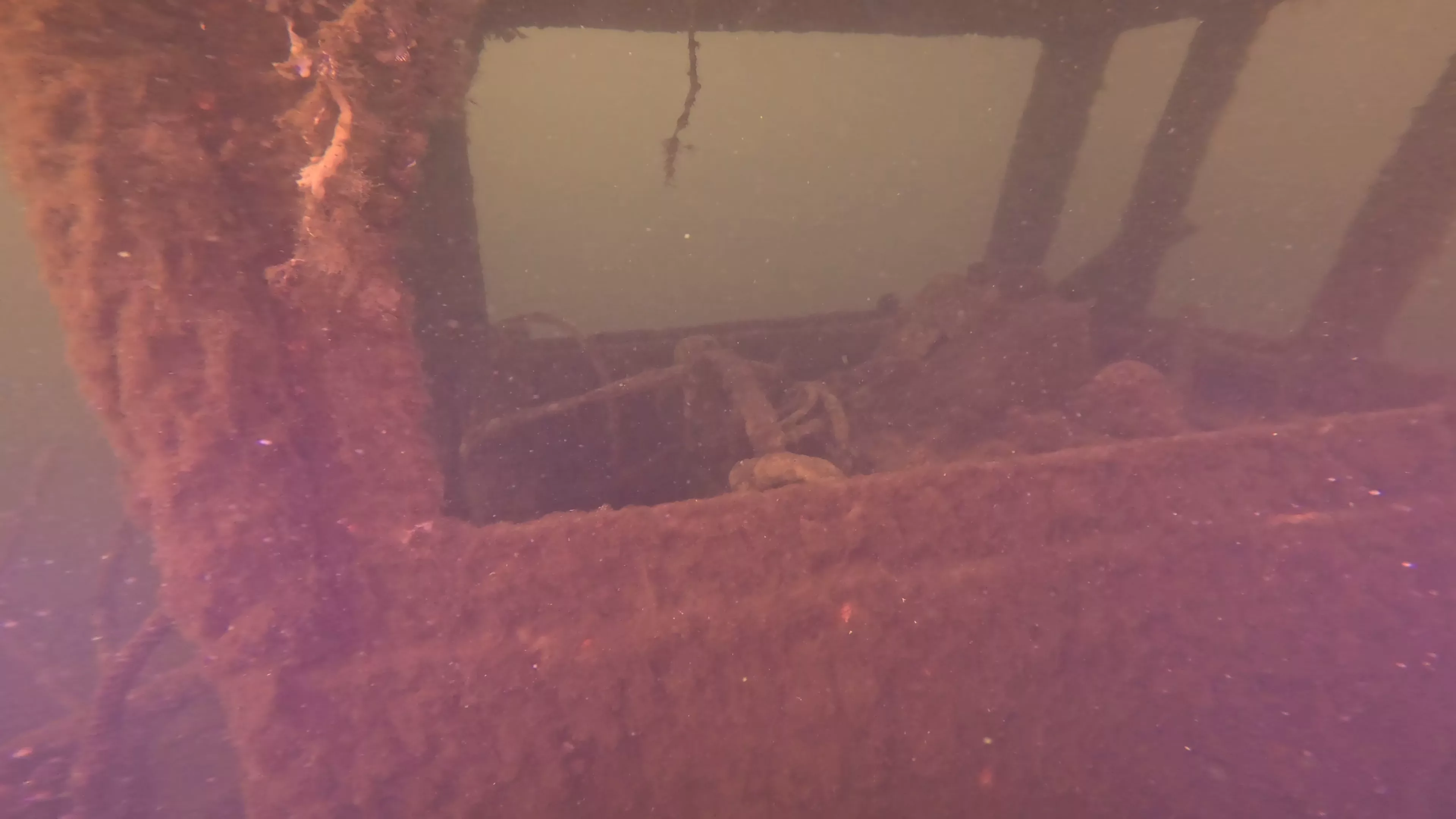 Steel Workboat Wreck (LU021), Lake Union, Seattle, WA — photo 14 of 25