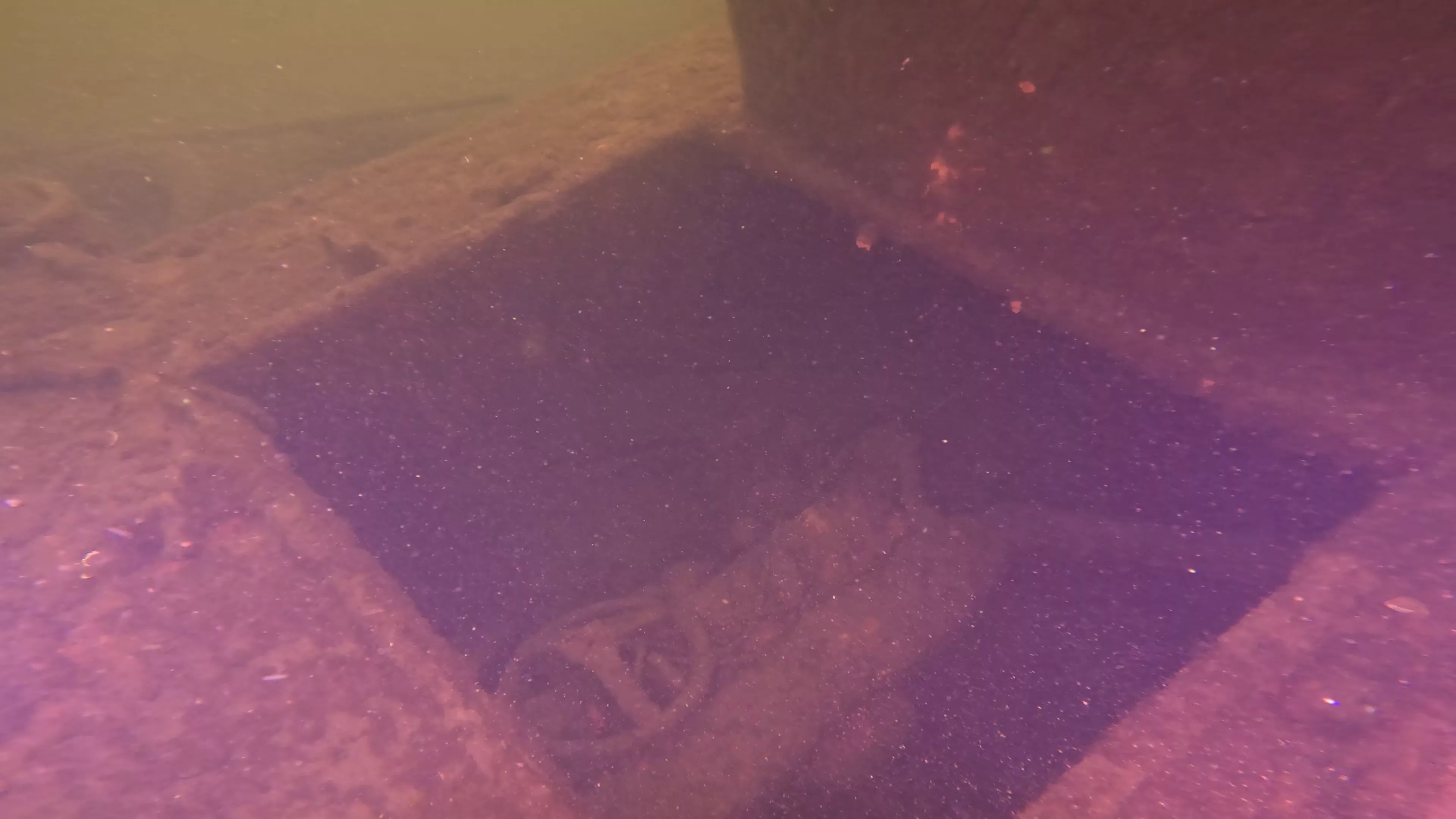 Steel Workboat Wreck (LU021), Lake Union, Seattle, WA — photo 25 of 25
