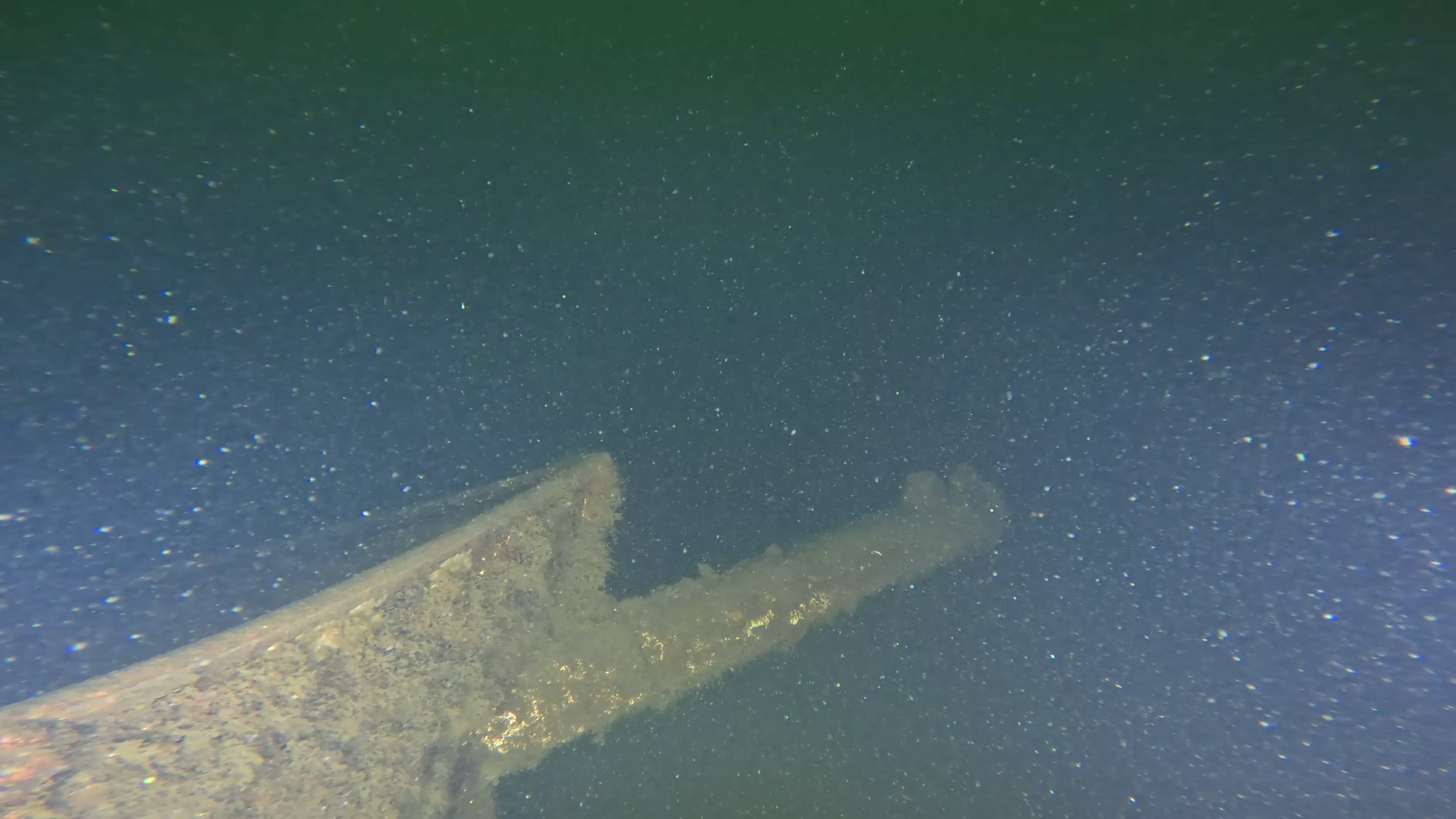 33' Bowsprit Sailboat Wreck (LU024), Lake Union, Seattle, WA — photo 2 of 11