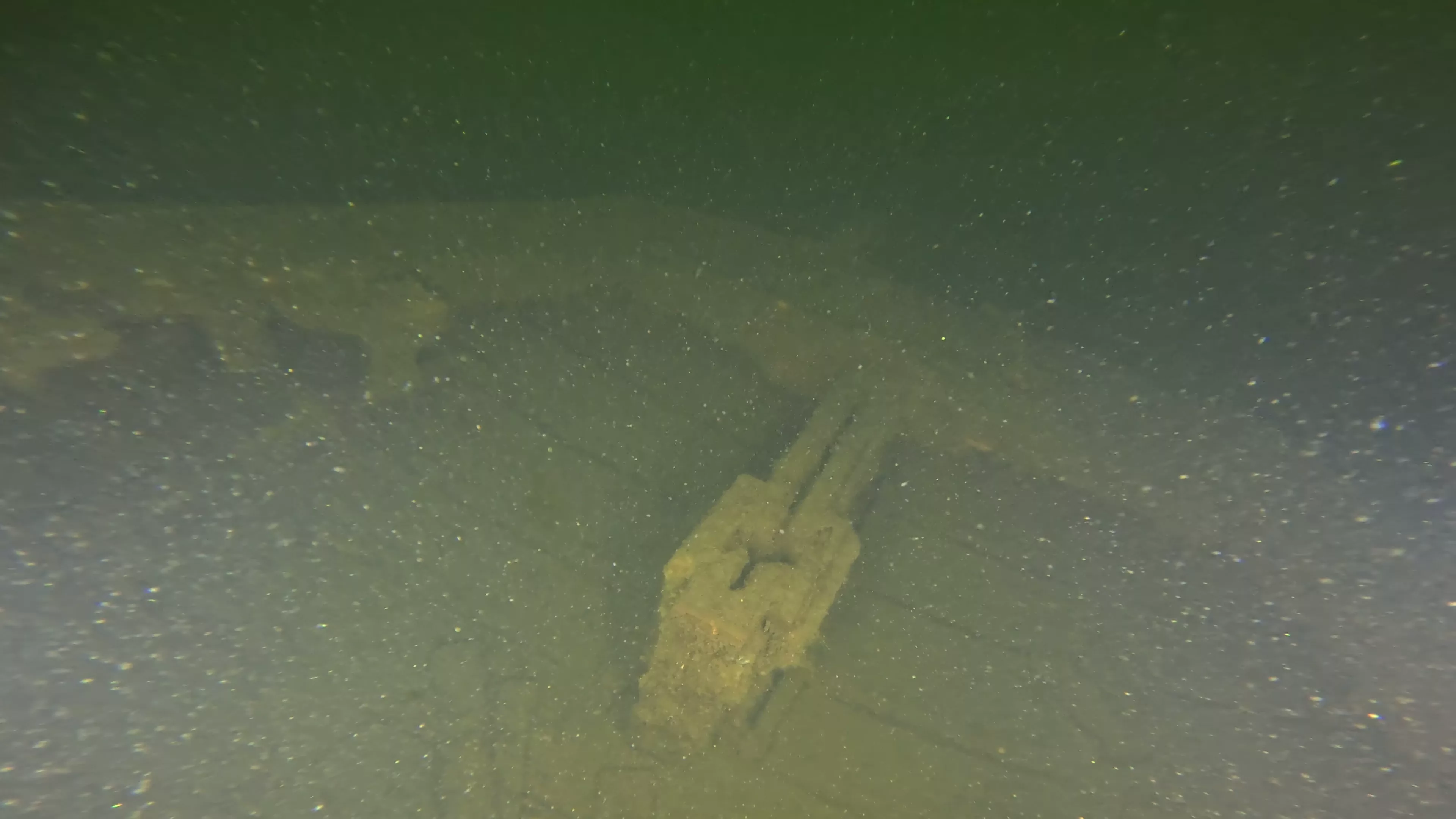 33' Bowsprit Sailboat Wreck (LU024), Lake Union, Seattle, WA — photo 9 of 11