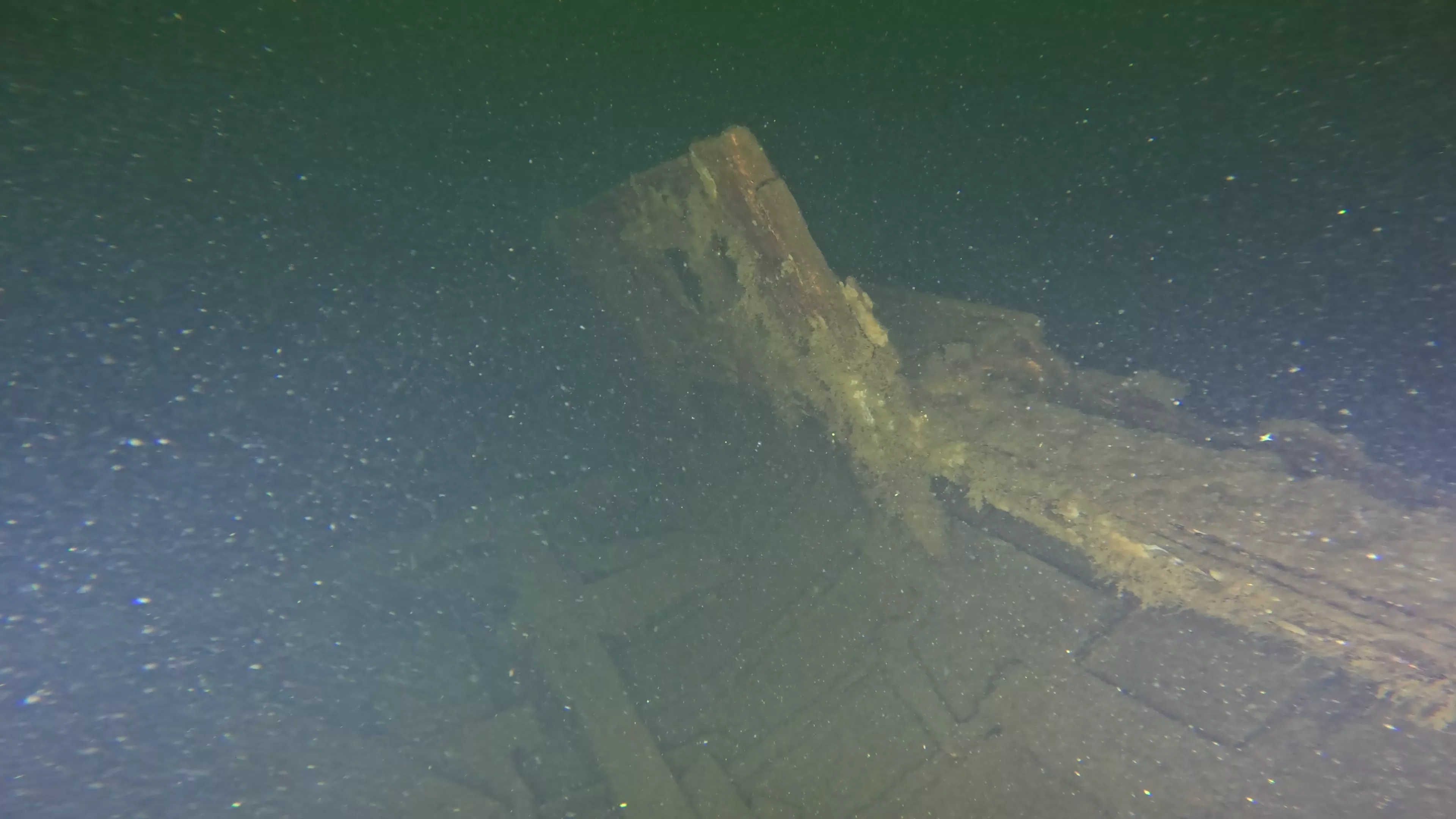 33' Bowsprit Sailboat Wreck (LU024), Lake Union, Seattle, WA — photo 10 of 11