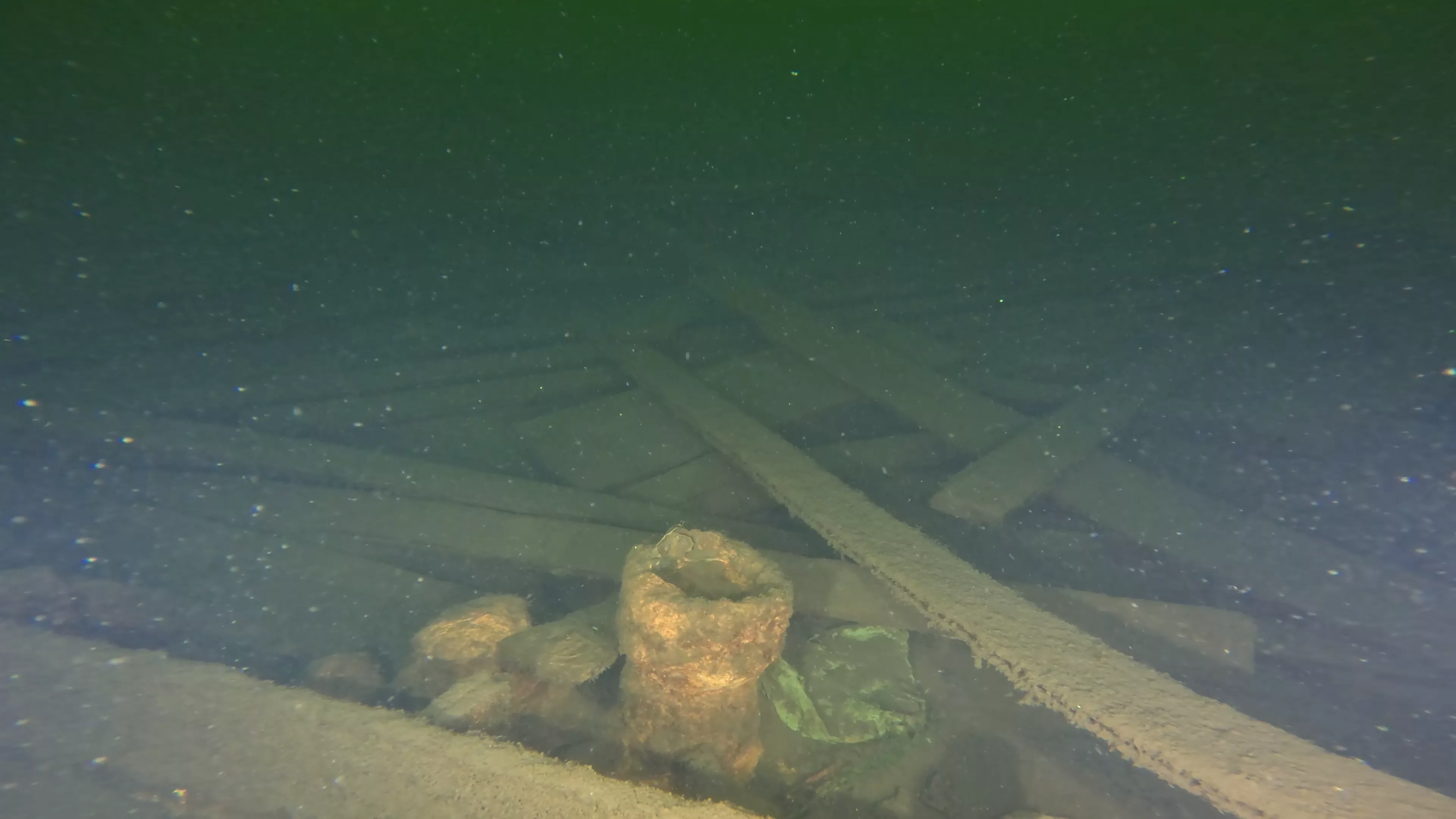 45' Collapsed Wooden Wreck (LU033), Lake Union, Seattle, WA — main photo