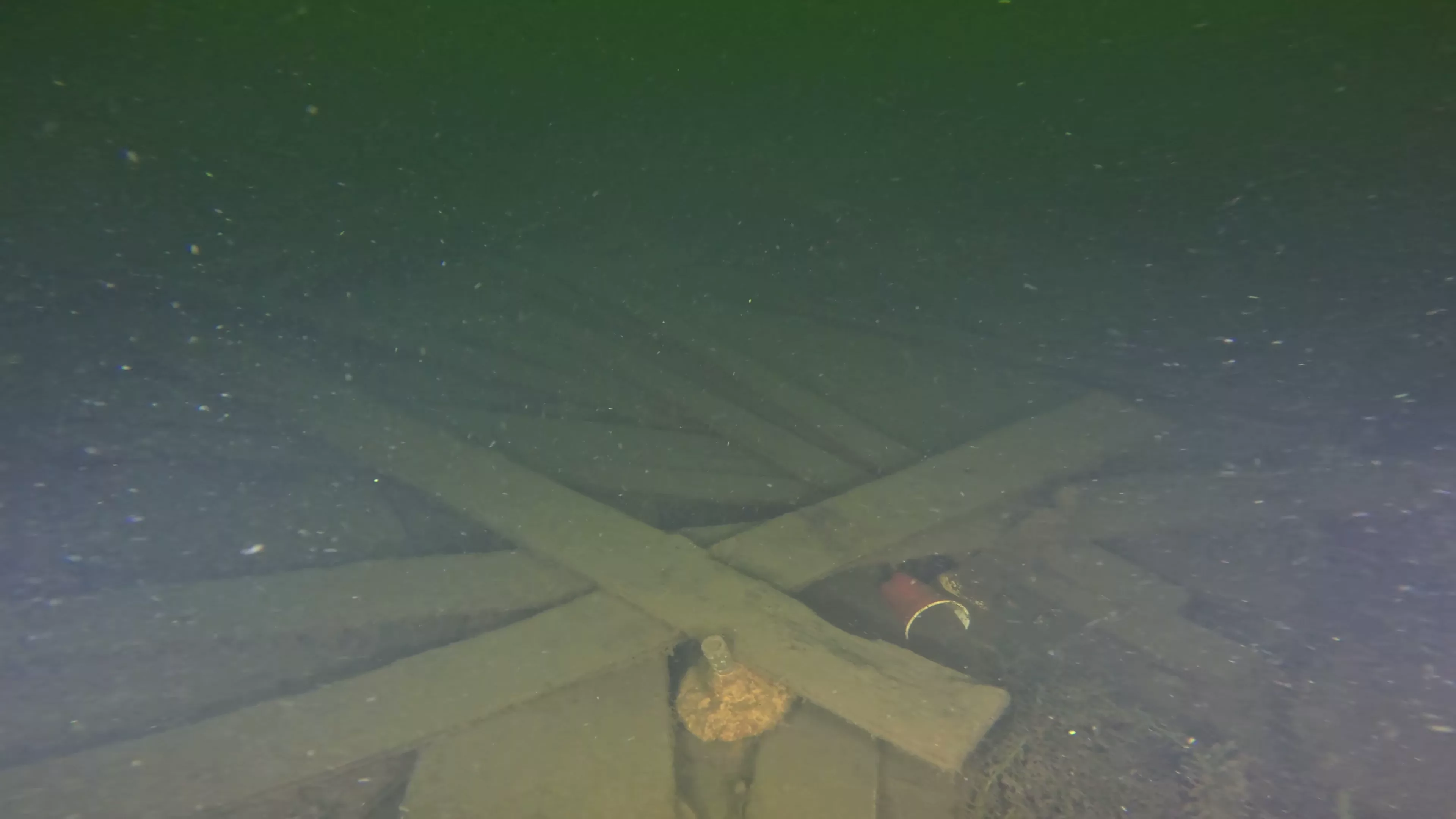 45' Collapsed Wooden Wreck (LU033), Lake Union, Seattle, WA — photo 7 of 19
