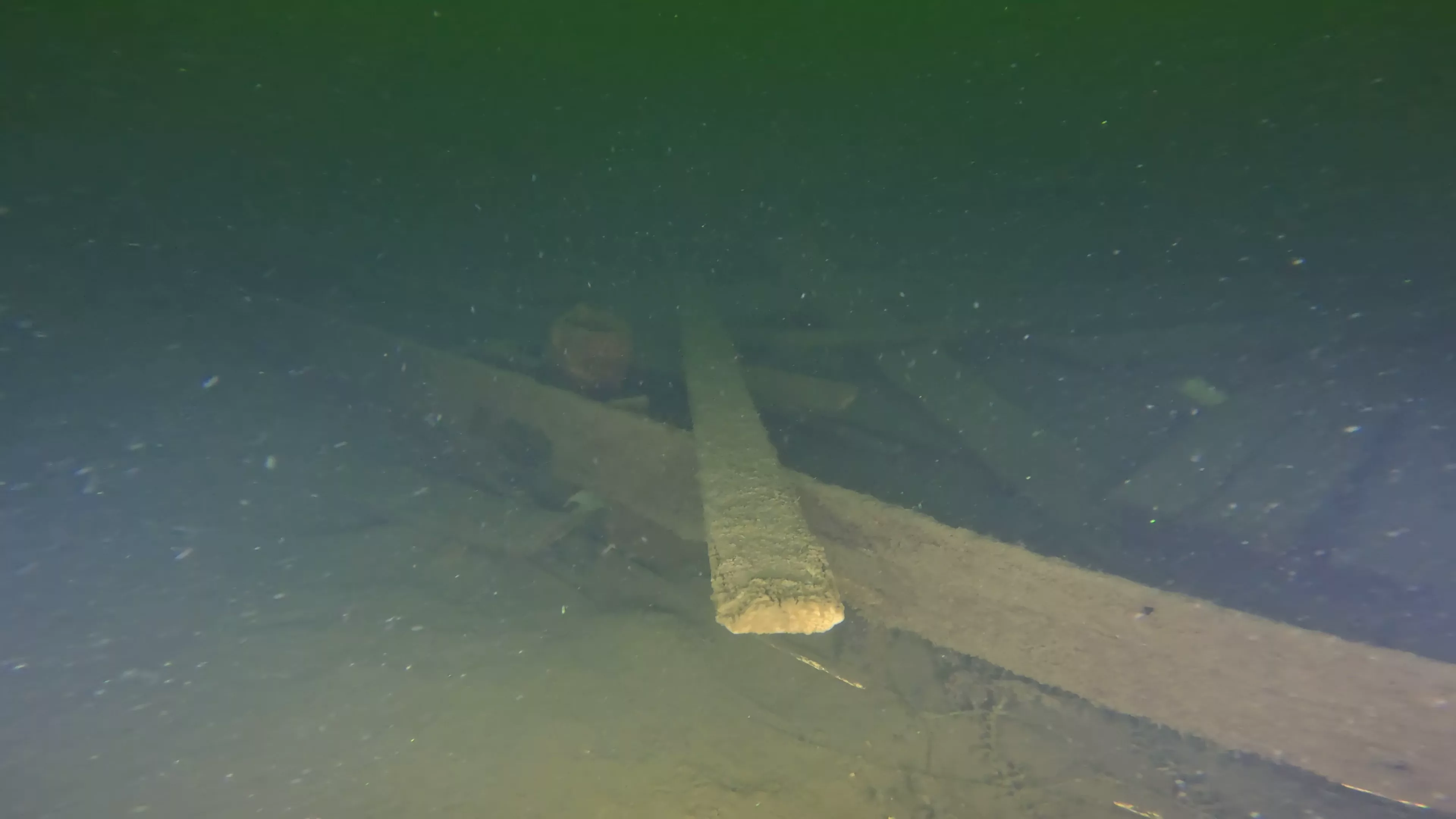 45' Collapsed Wooden Wreck (LU033), Lake Union, Seattle, WA — photo 10 of 19