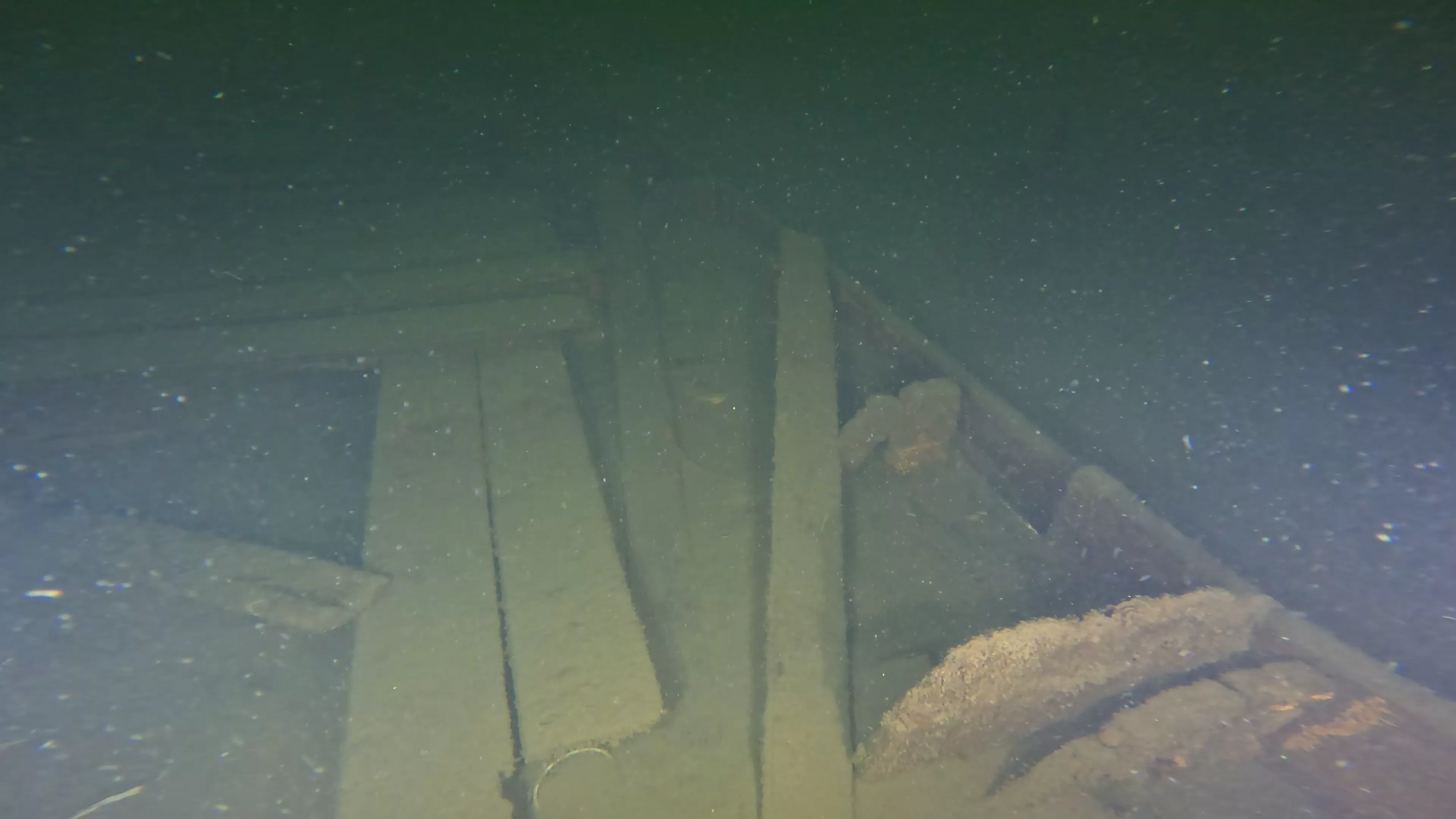 45' Collapsed Wooden Wreck (LU033), Lake Union, Seattle, WA — photo 14 of 19