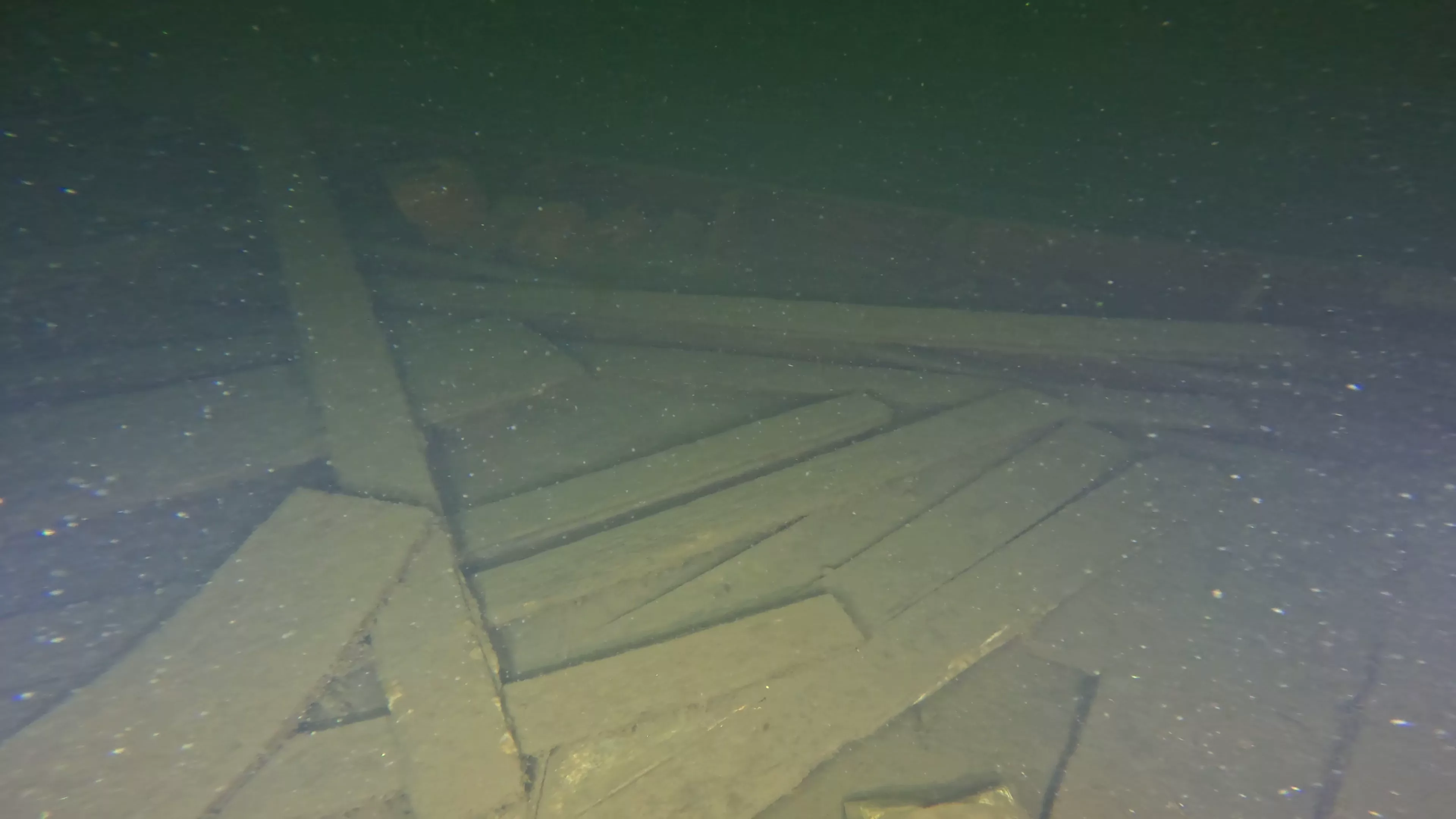 45' Collapsed Wooden Wreck (LU033), Lake Union, Seattle, WA — photo 15 of 19