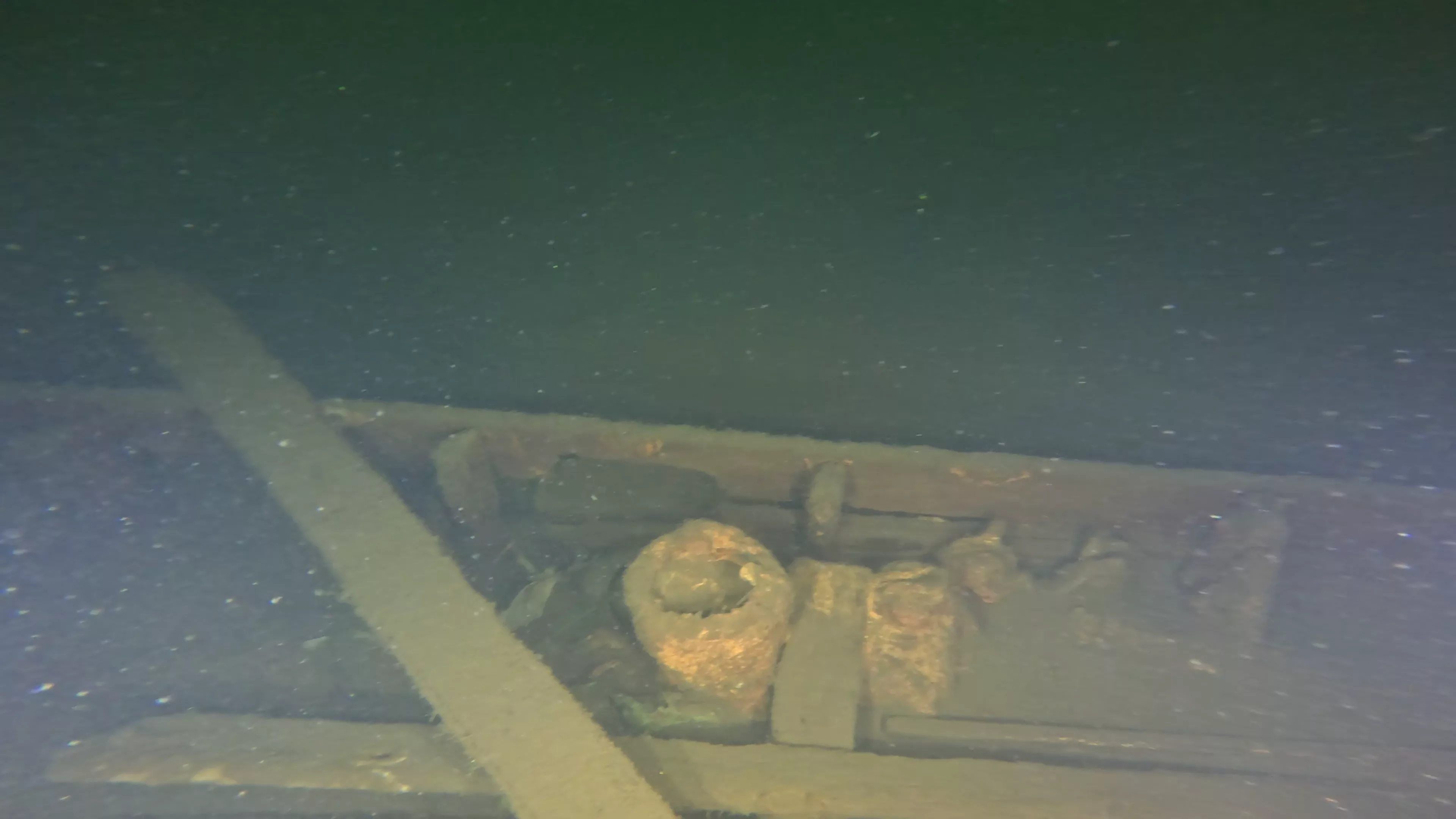 45' Collapsed Wooden Wreck (LU033), Lake Union, Seattle, WA — photo 17 of 19