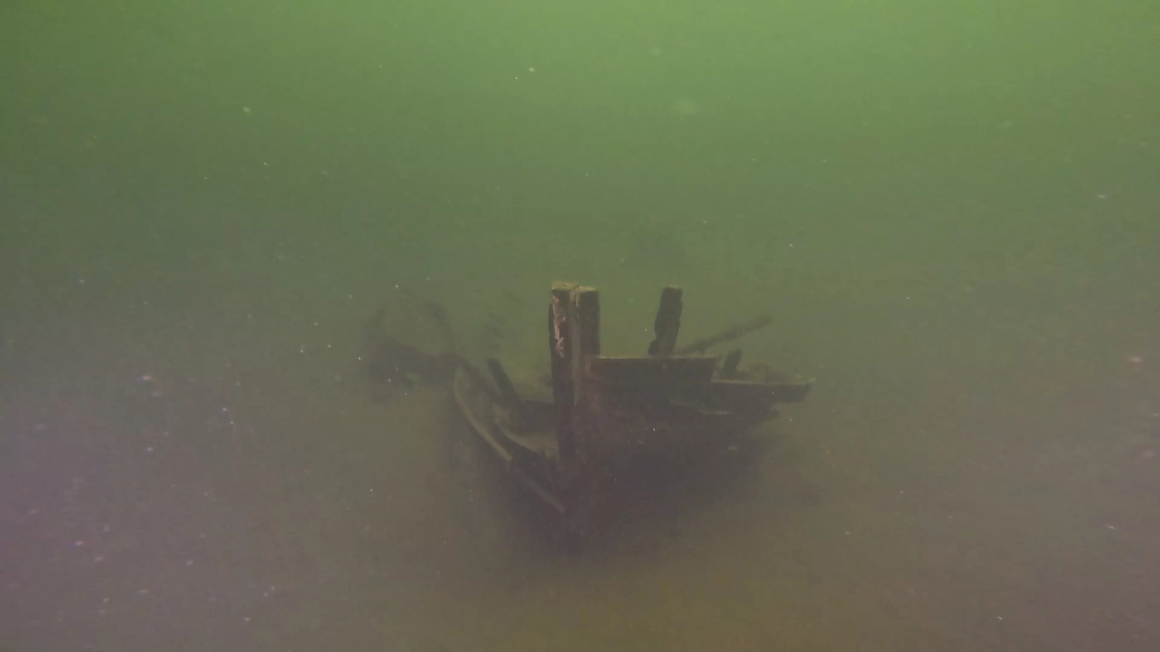 28' Collapsed Wooden Boat Wreck (LU069), Lake Union, Seattle, WA — photo 1 of 29