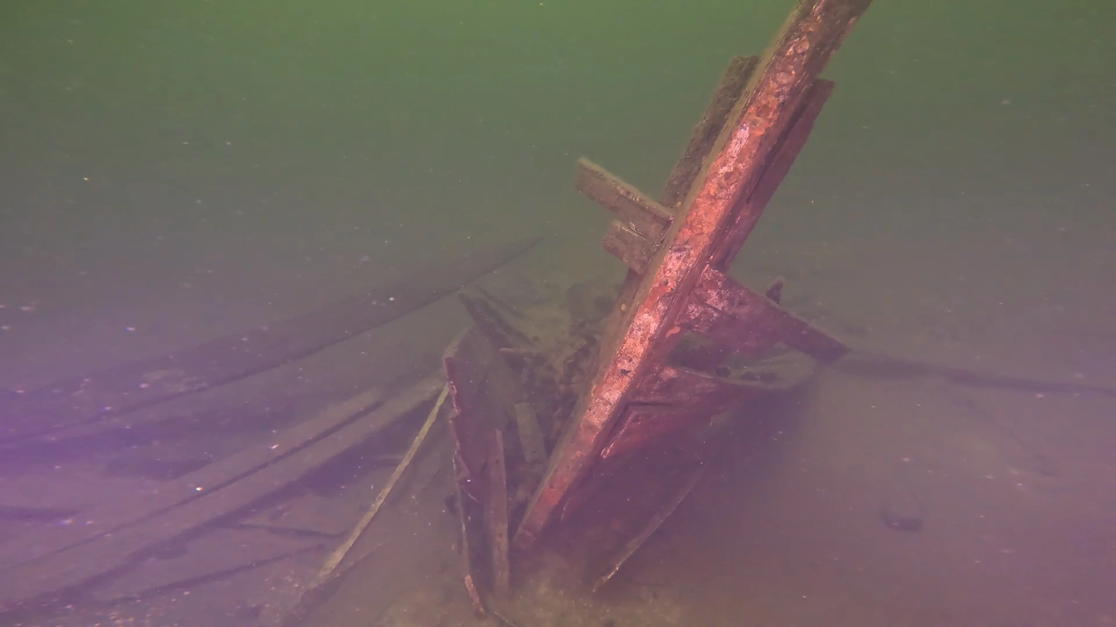 28' Collapsed Wooden Boat Wreck (LU069), Lake Union, Seattle, WA — photo 14 of 29
