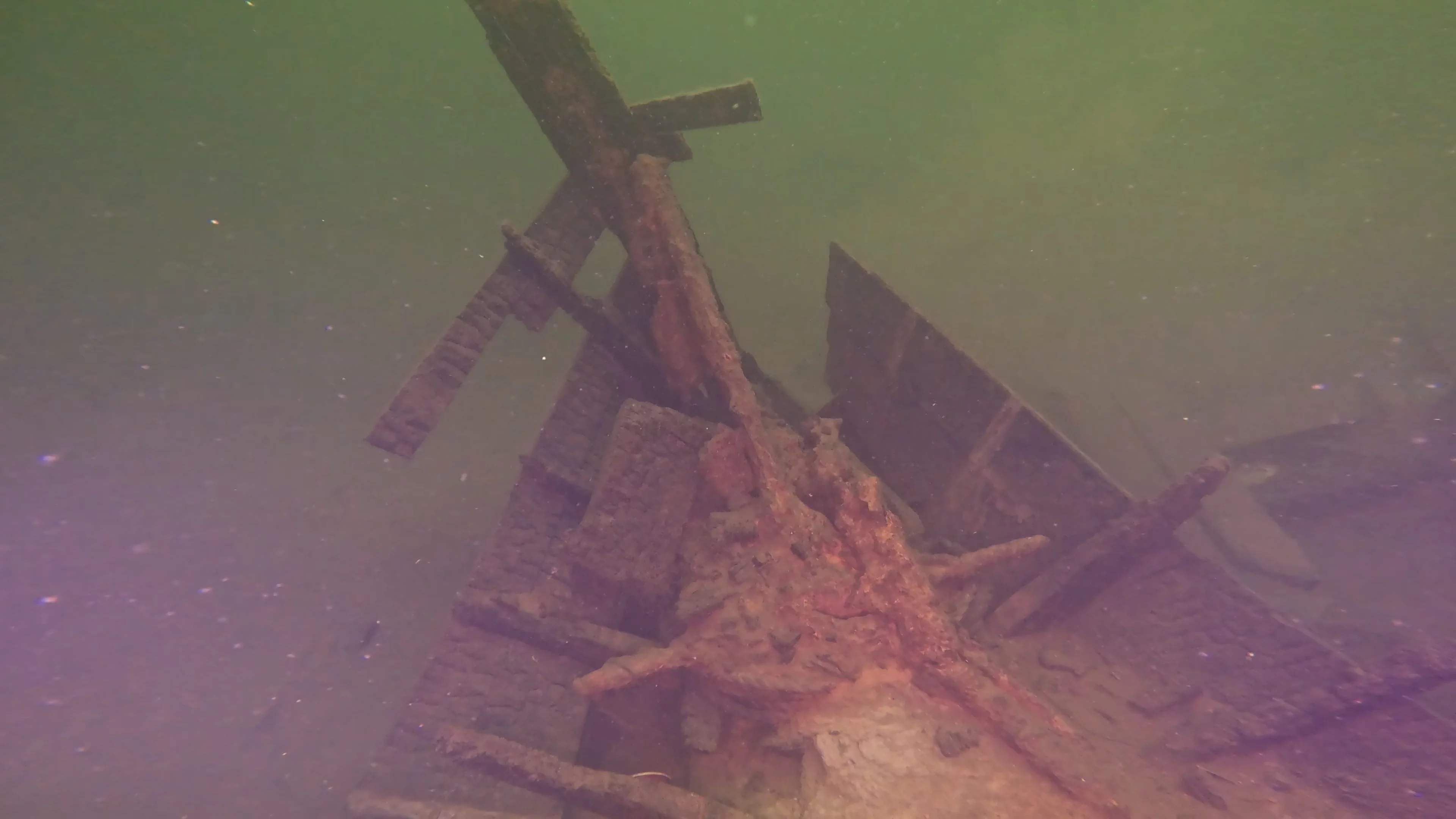 28' Collapsed Wooden Boat Wreck (LU069), Lake Union, Seattle, WA — photo 18 of 29