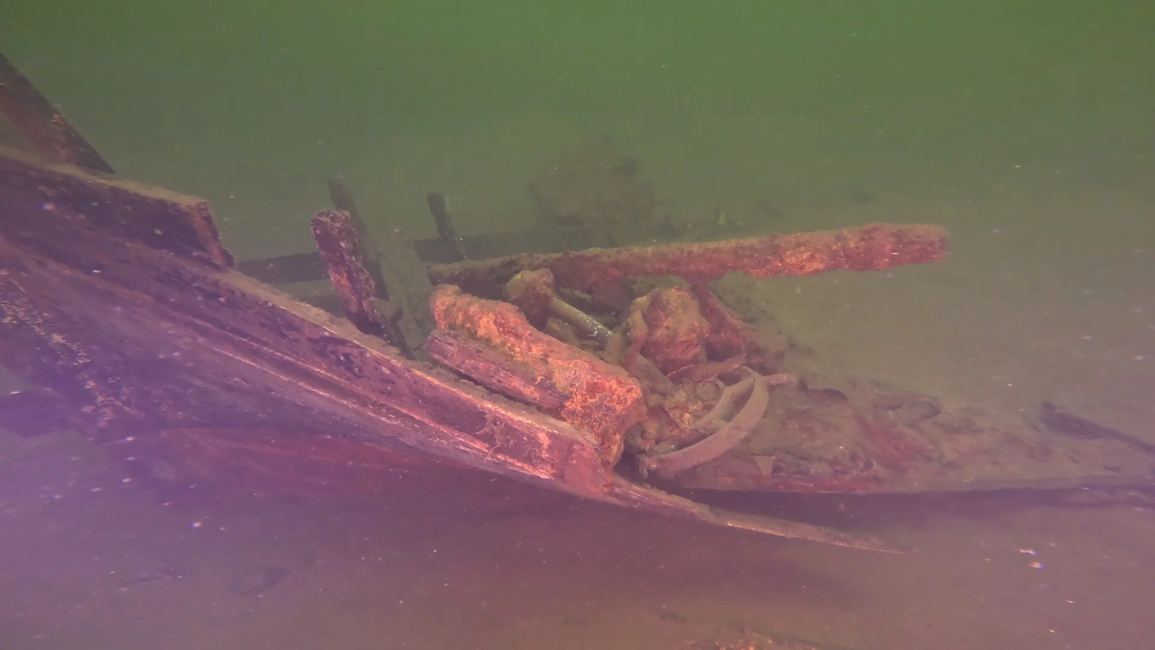 28' Collapsed Wooden Boat Wreck (LU069), Lake Union, Seattle, WA — photo 24 of 29