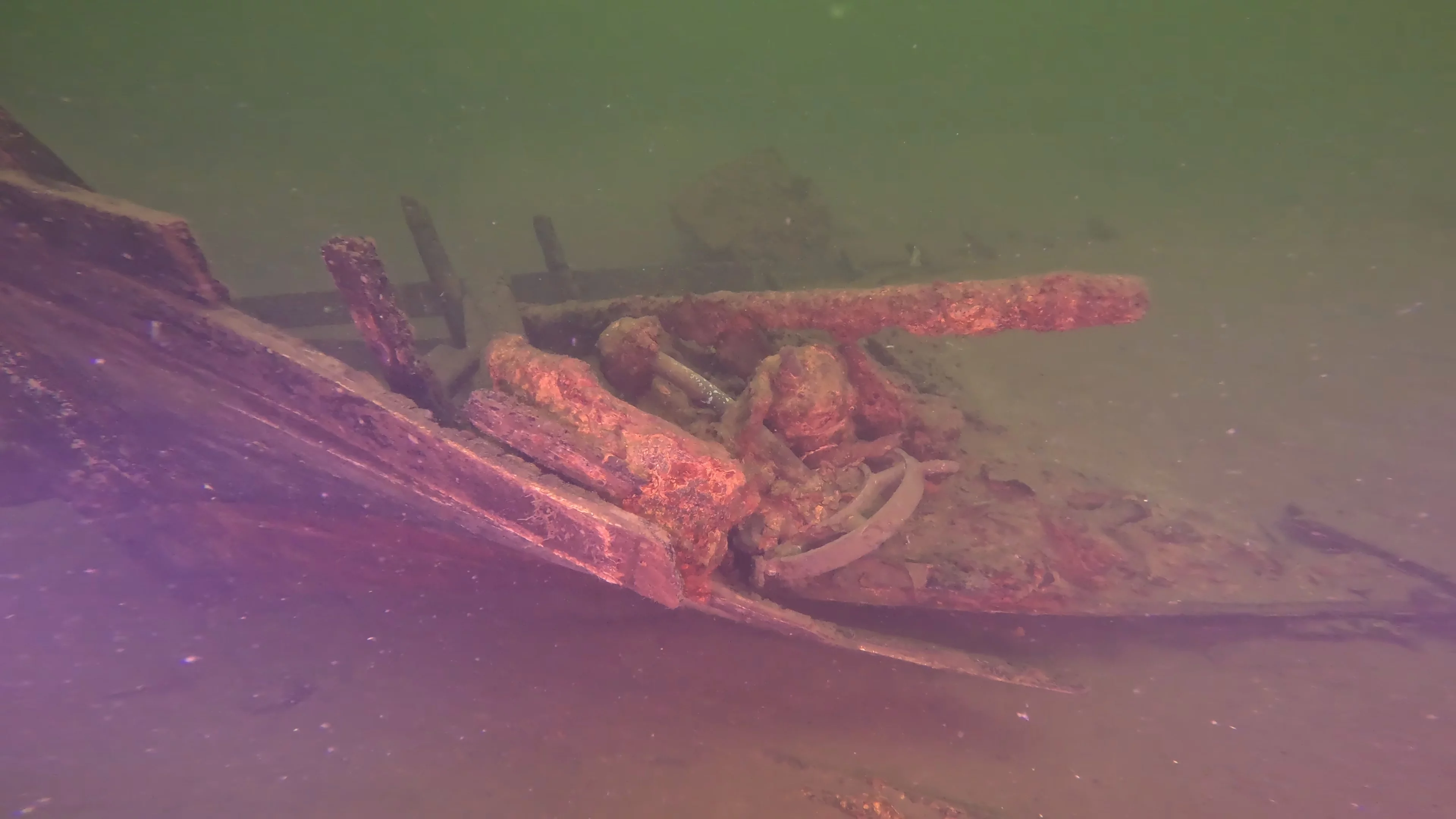 28' Collapsed Wooden Boat Wreck (LU069), Lake Union, Seattle, WA — photo 25 of 29