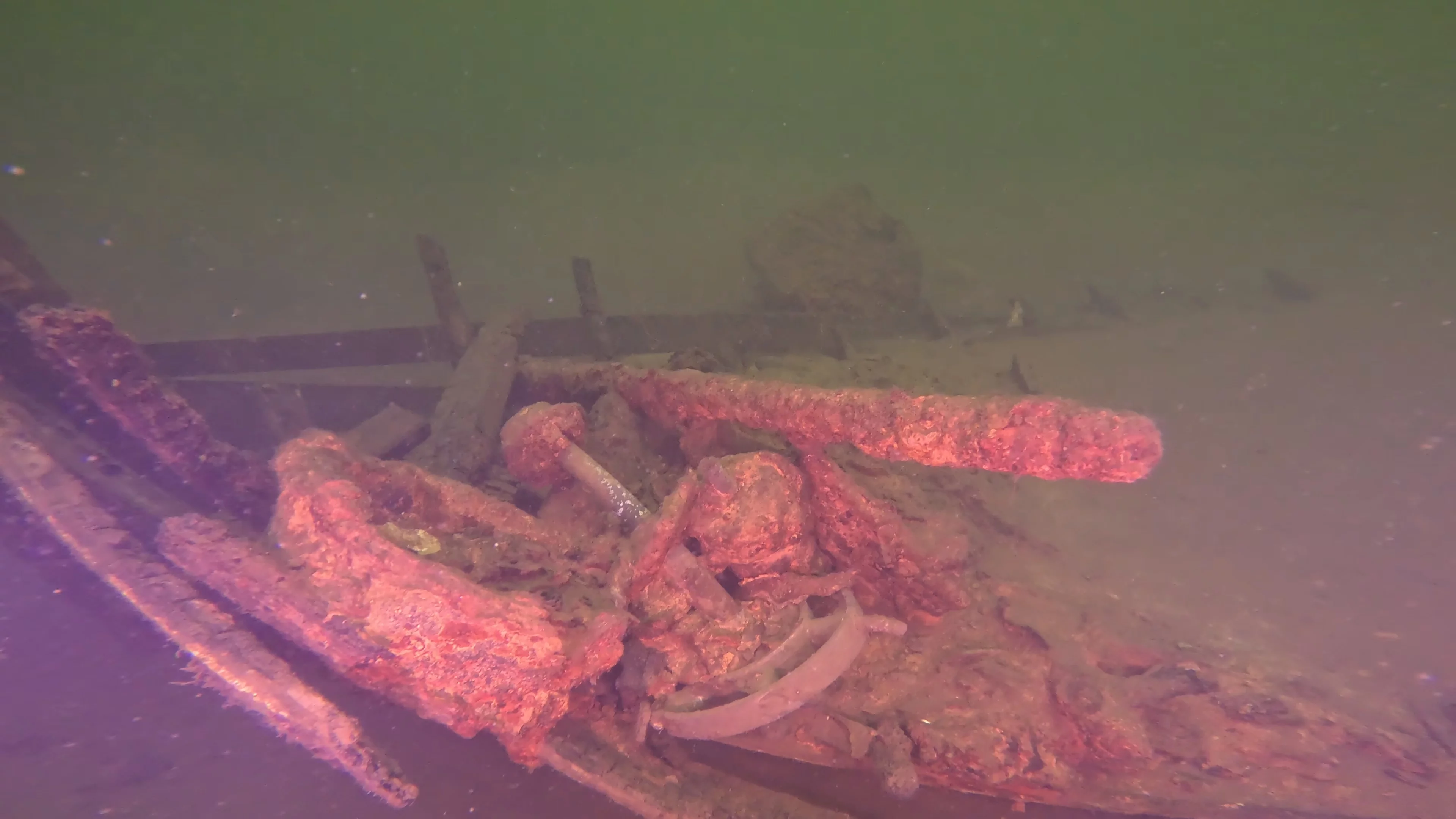 28' Collapsed Wooden Boat Wreck (LU069), Lake Union, Seattle, WA — photo 26 of 29