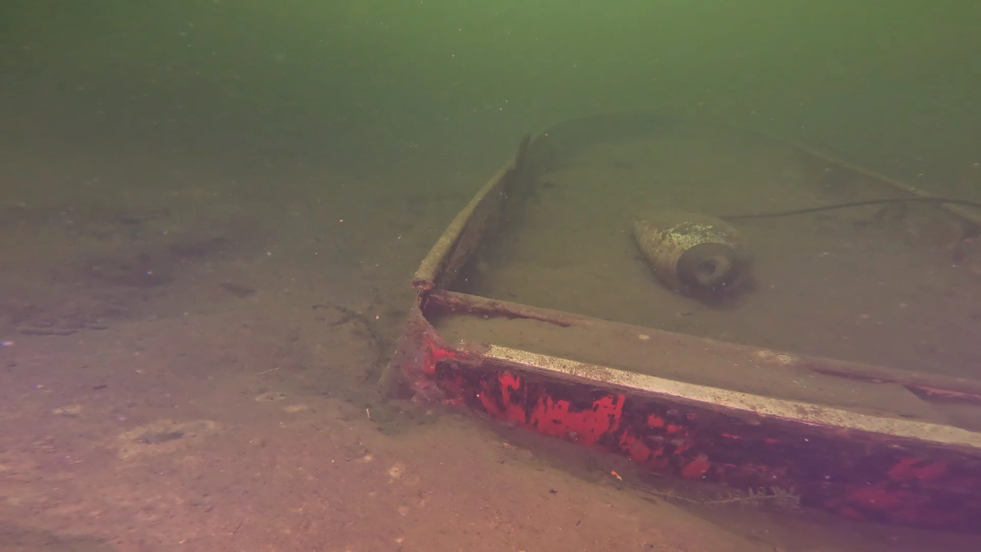 Sunken Metal Pleasure Craft (LU071), Lake Union, Seattle, WA — photo 8 of 15