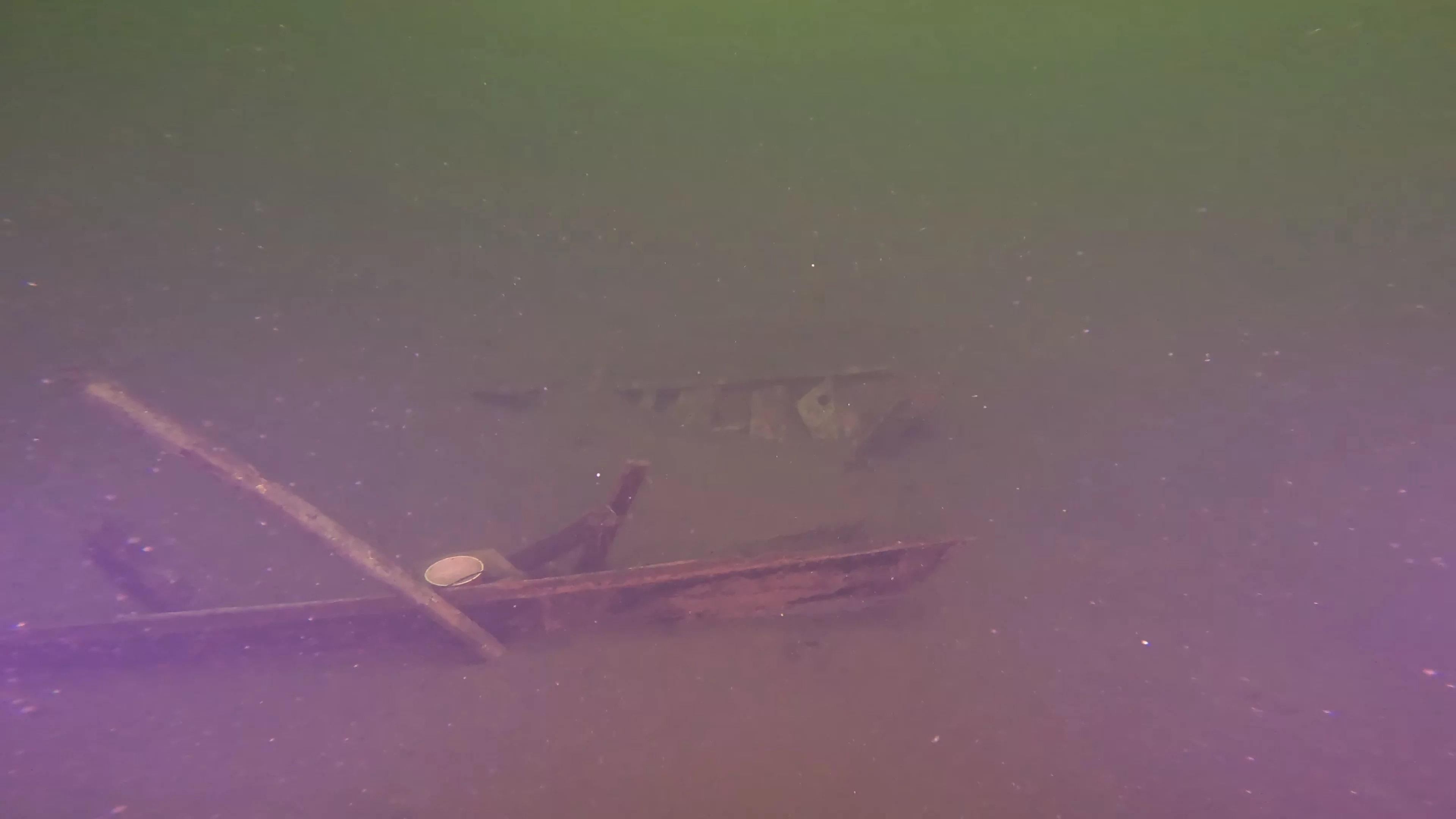 35' Bulwarks Boat Wreck (LU074), Lake Union, Seattle, WA — photo 2 of 12