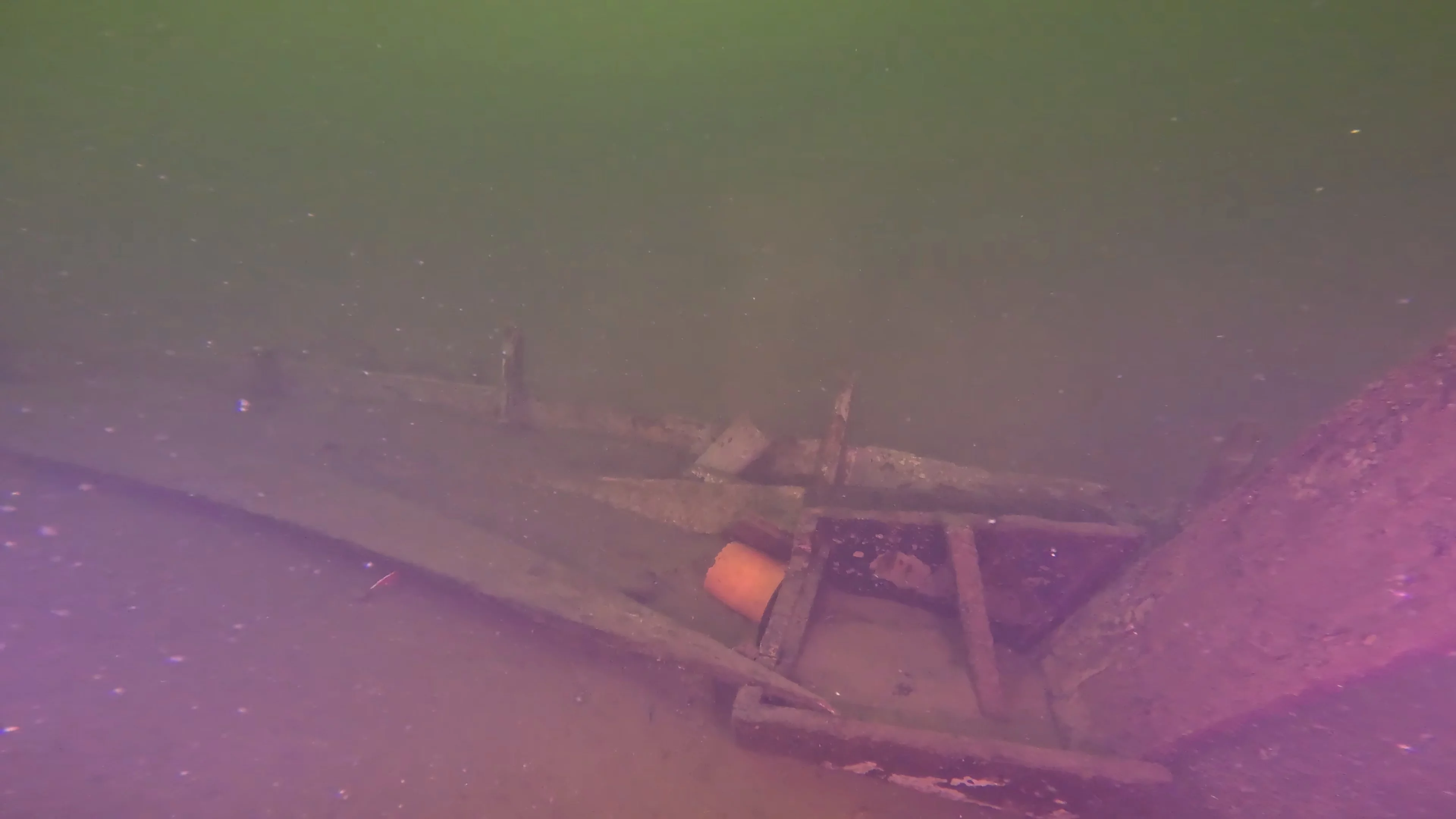 35' Bulwarks Boat Wreck (LU074), Lake Union, Seattle, WA — photo 7 of 12