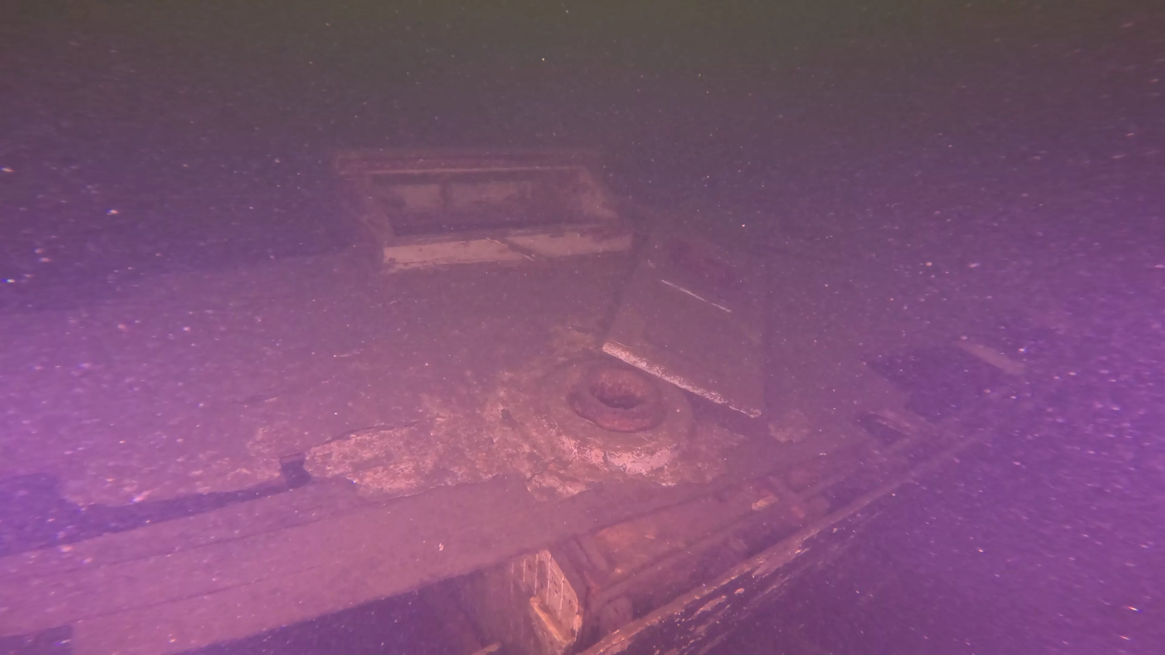 Betty W.: 35' Sailing Vessel Wreck (LU078), Lake Union, Seattle, WA — photo 1 of 24