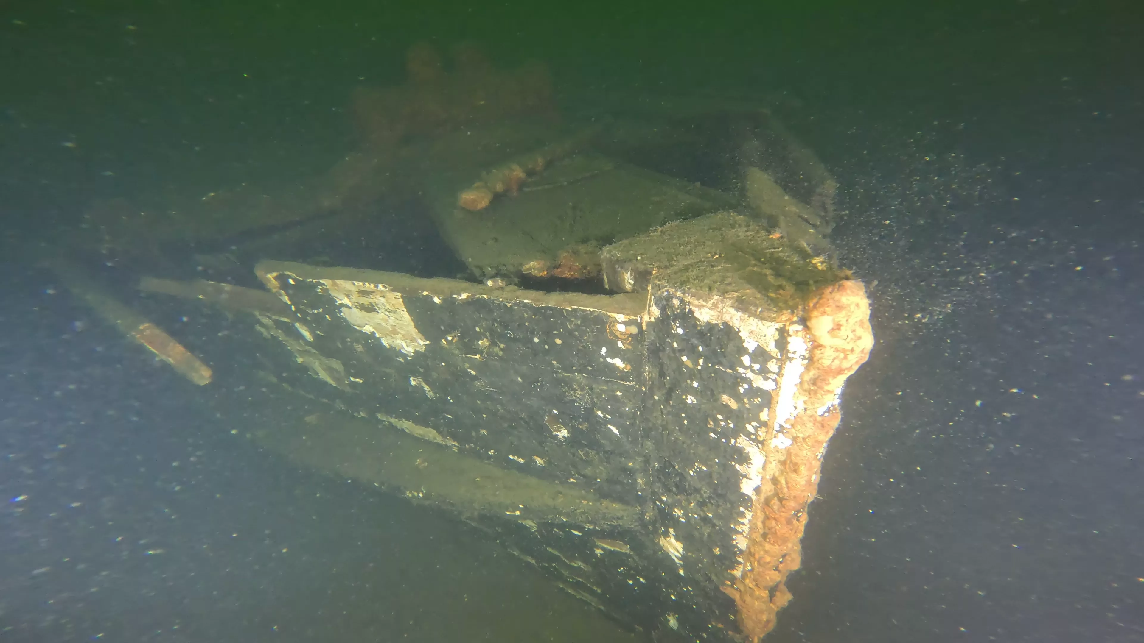 Betty W.: 35' Sailing Vessel Wreck (LU078), Lake Union, Seattle, WA — photo 8 of 24
