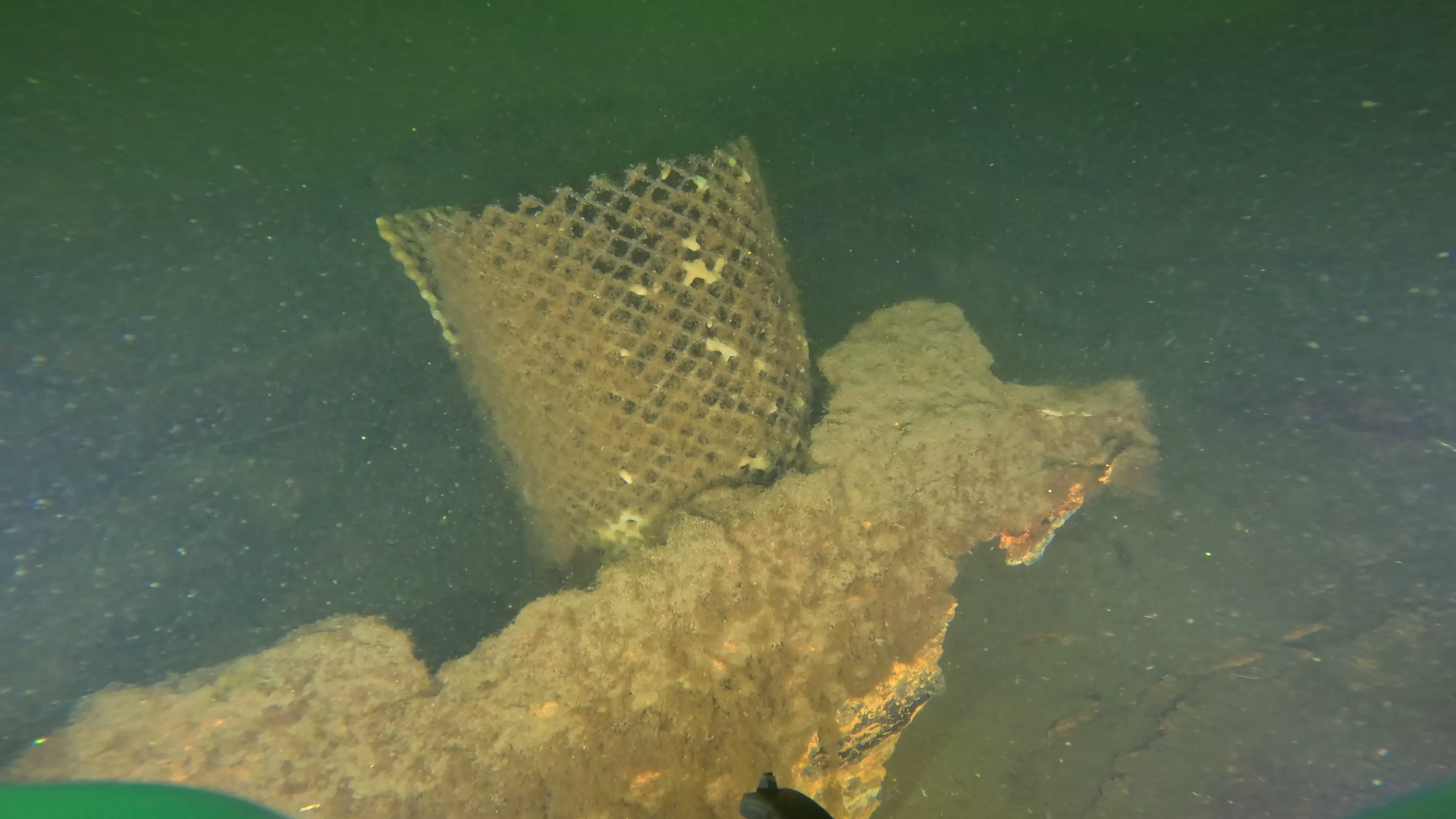 Sunken Metal Boat & Dock Debris (LU081), Lake Union, Seattle, WA — photo 7 of 19