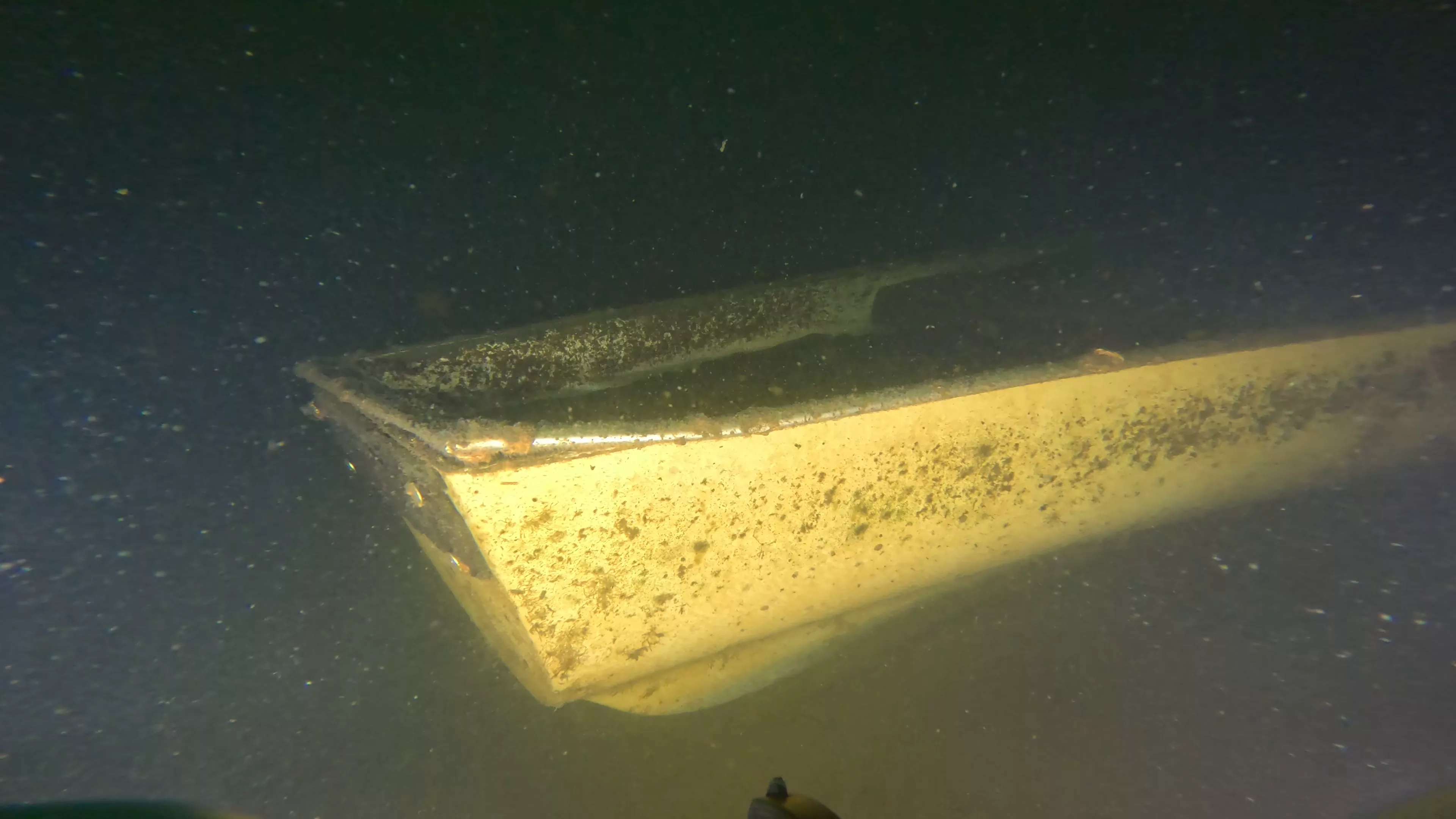 14' Fiberglass Rowboat Wreck (LU094), Lake Union, Seattle, WA — main photo