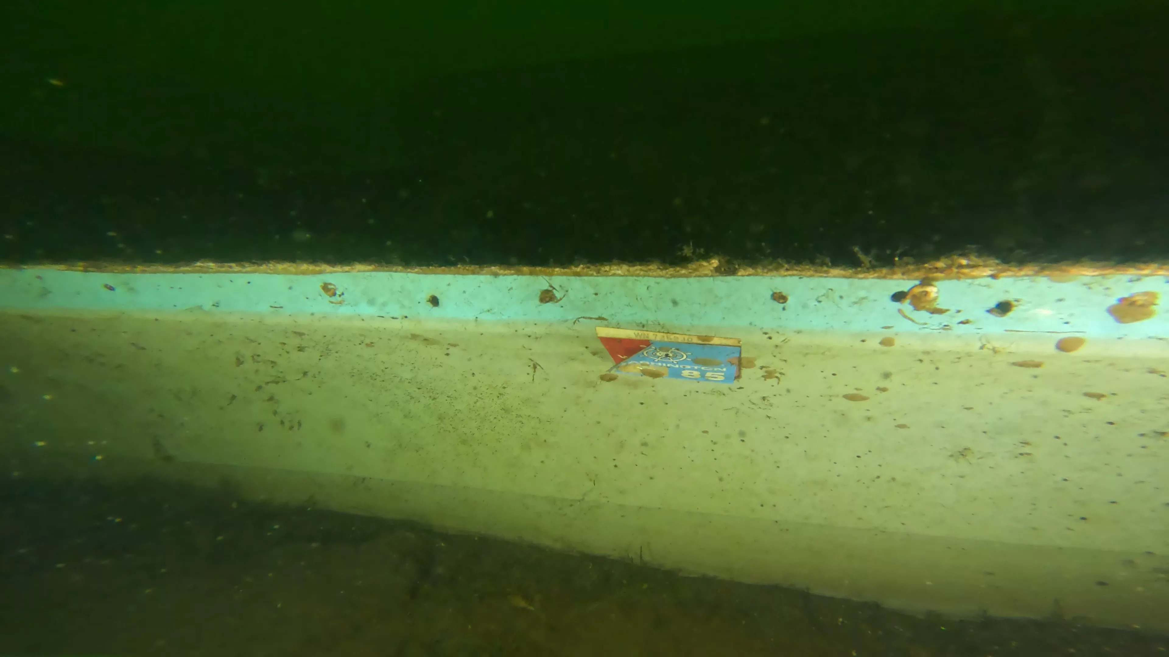 14' Fiberglass Boat Wreck (LU096), Lake Union, Seattle, WA — photo 2 of 16
