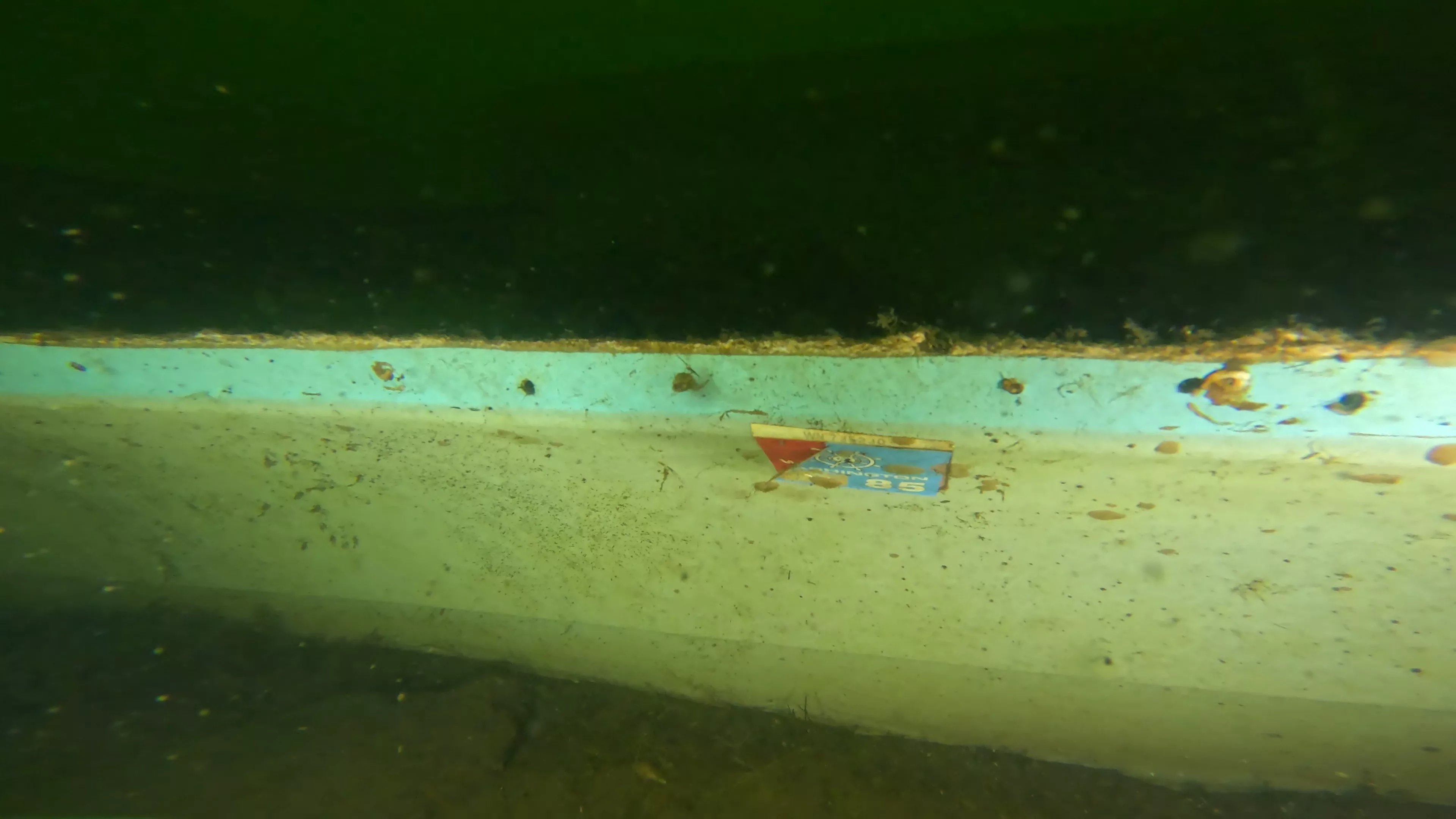14' Fiberglass Boat Wreck (LU096), Lake Union, Seattle, WA — photo 4 of 16