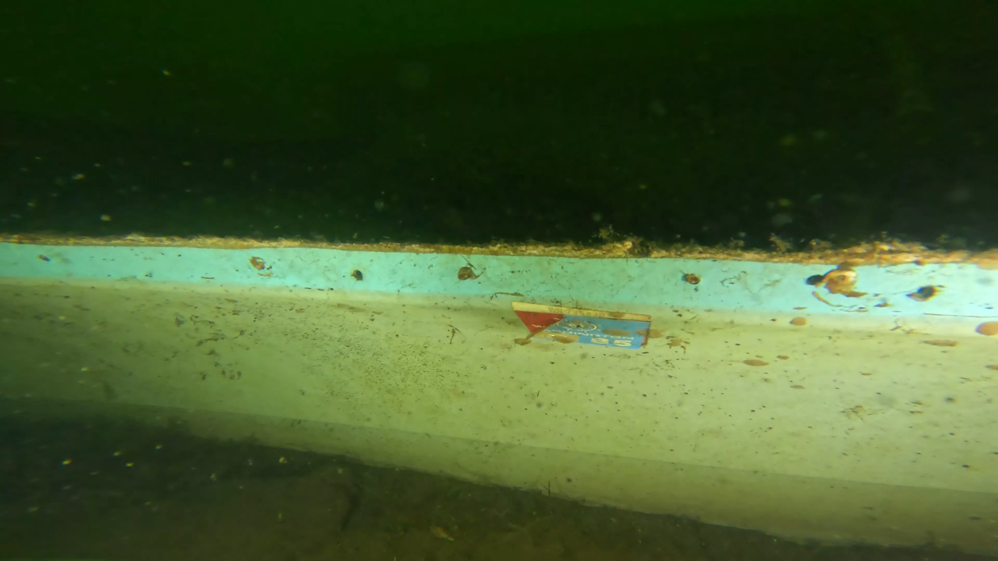 14' Fiberglass Boat Wreck (LU096), Lake Union, Seattle, WA — photo 5 of 16