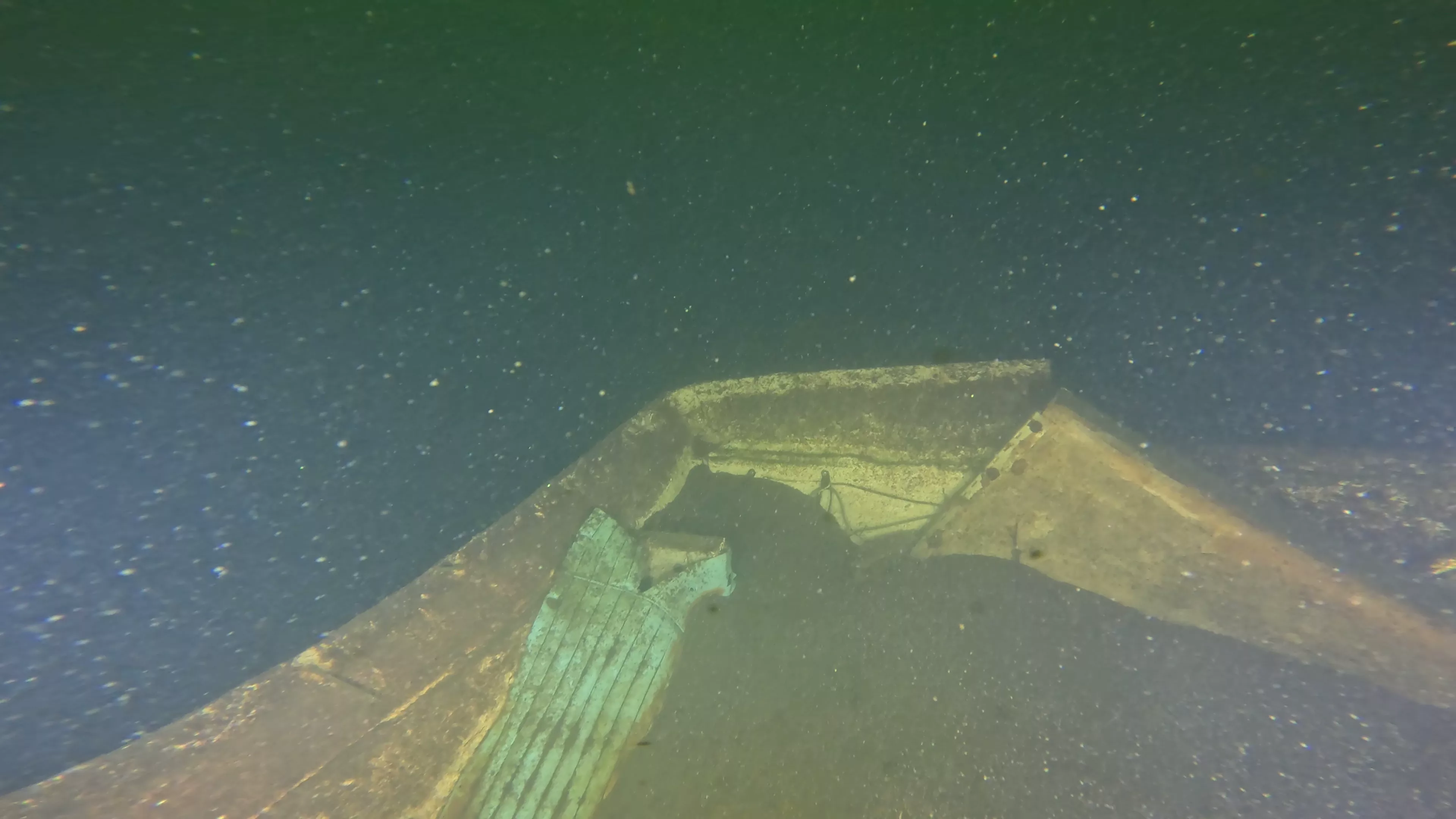 14' Fiberglass Boat Wreck (LU096), Lake Union, Seattle, WA — photo 8 of 16