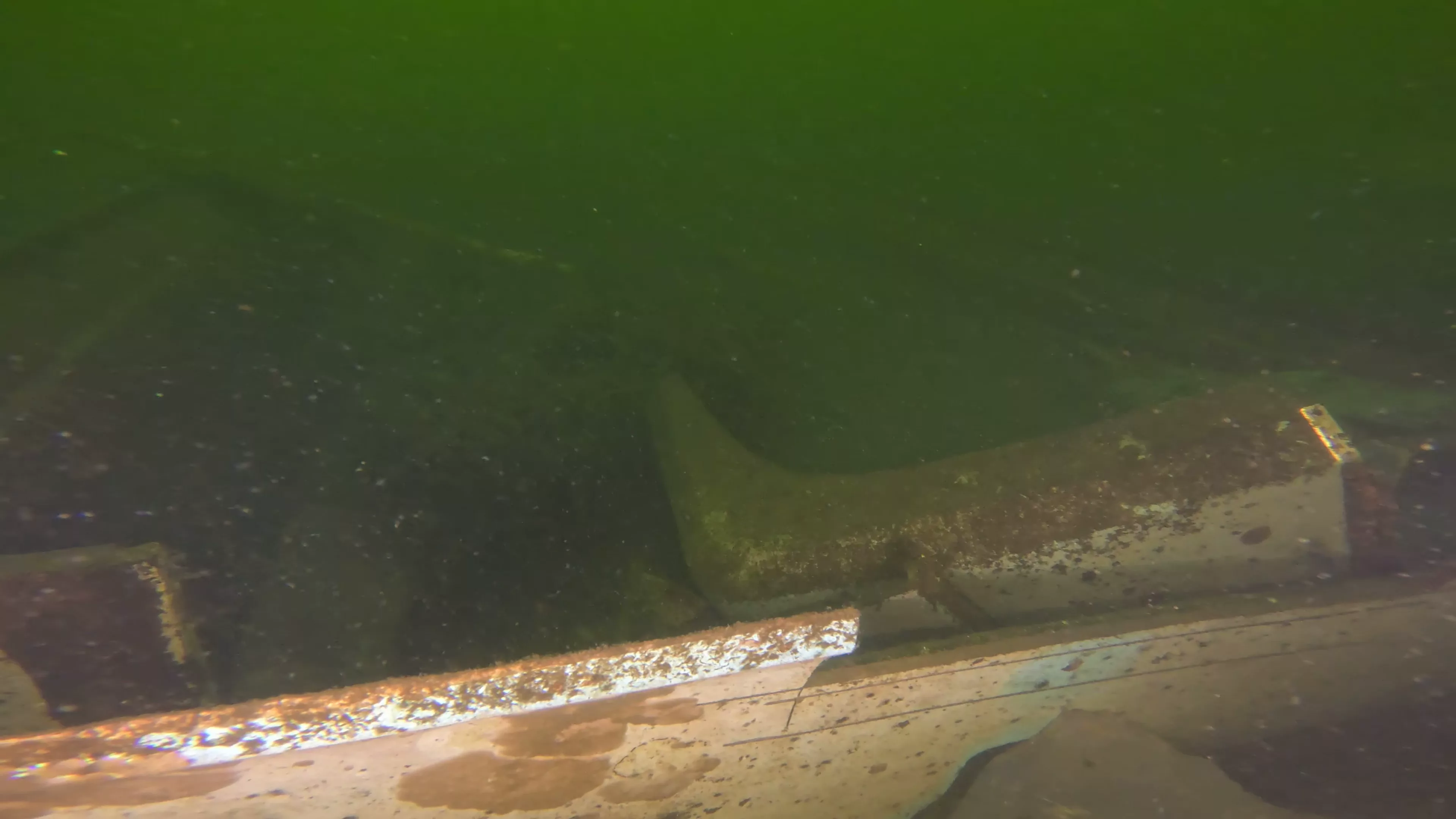 14' Fiberglass Boat Wreck (LU096), Lake Union, Seattle, WA — photo 11 of 16