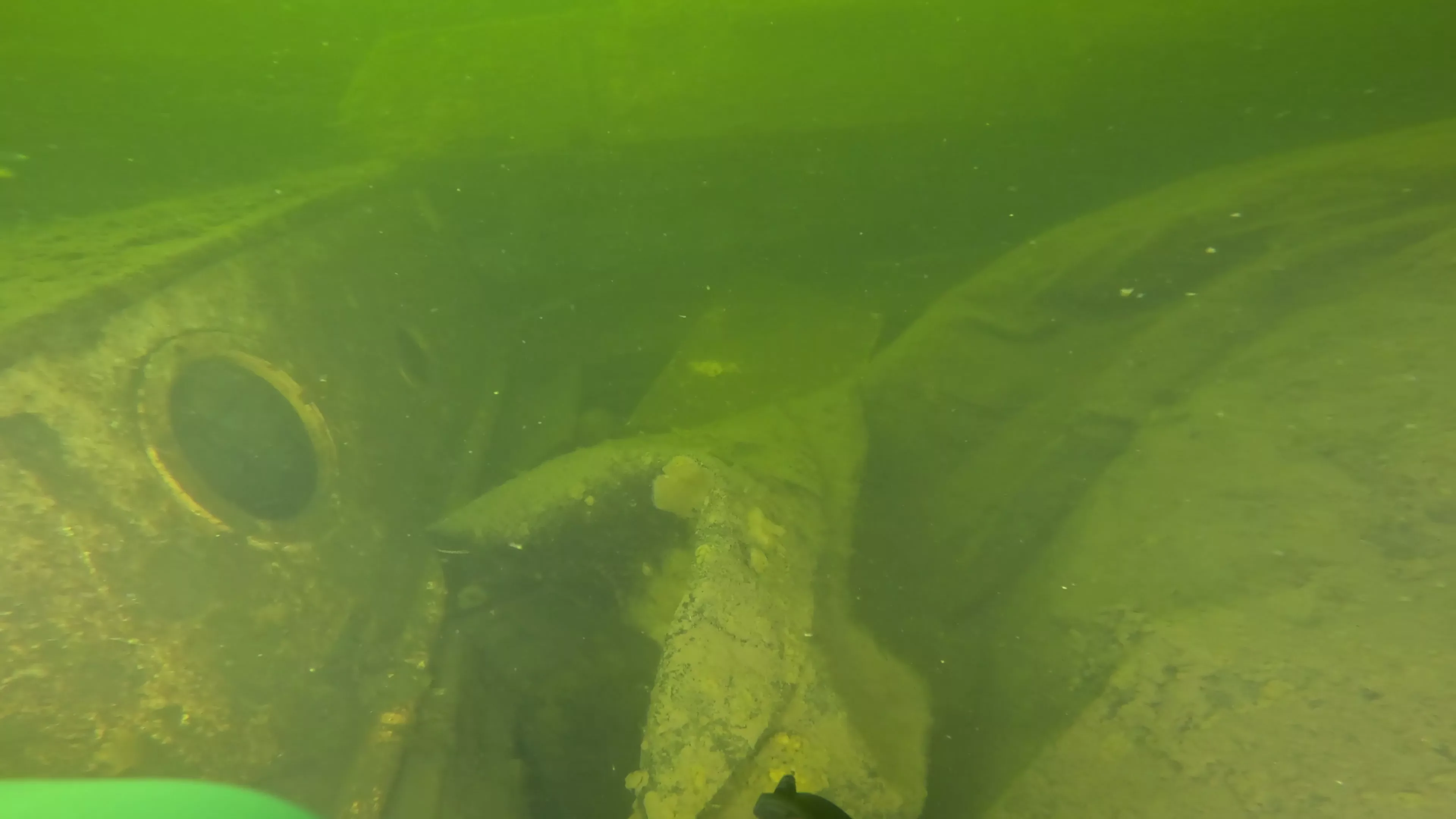 Mixed-Material Cruiser Wreck (LU101), Ballard Ship Canal, Seattle, WA — photo 2 of 12