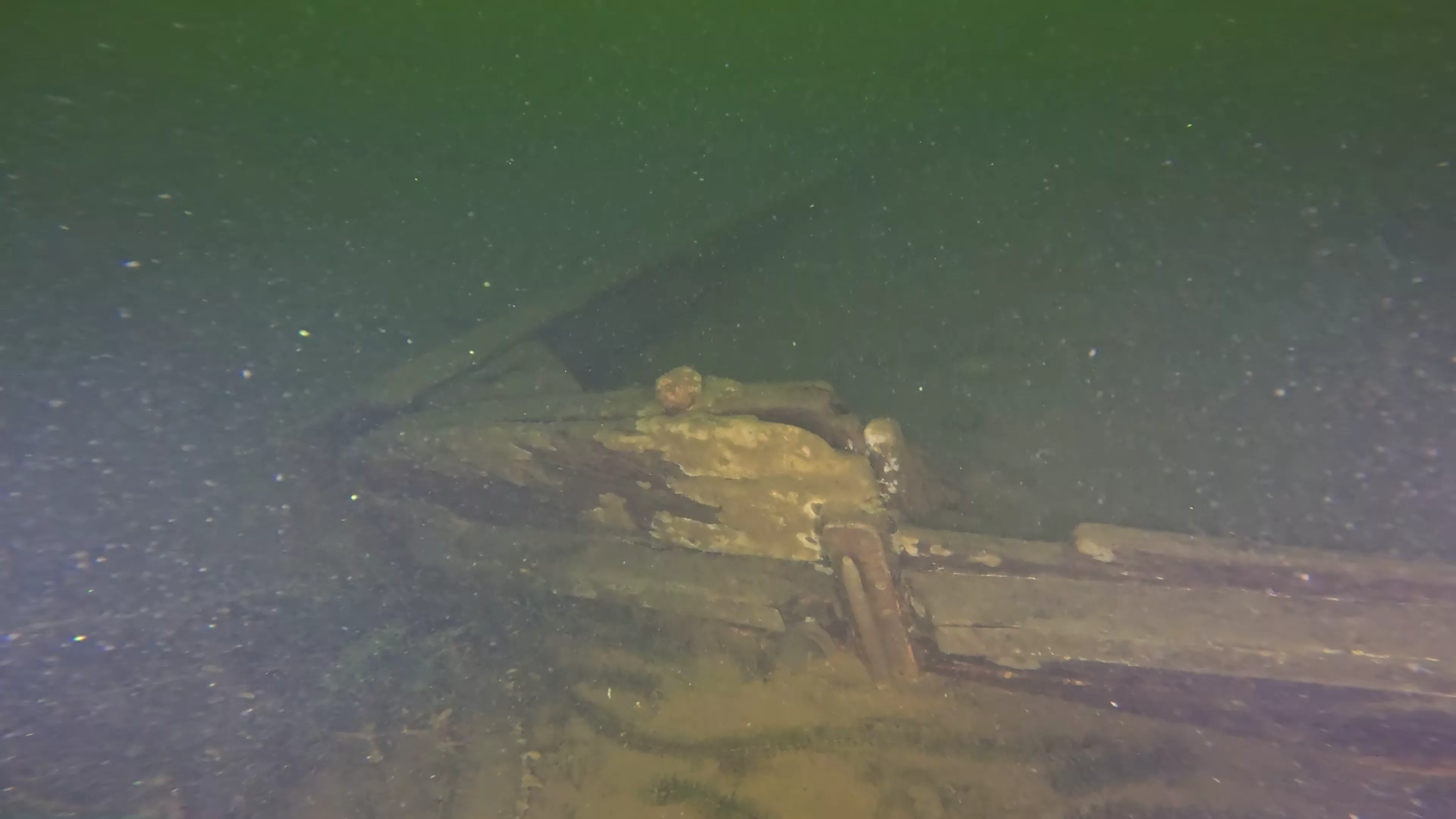 Small Wooden Boat Wreck (LU103), Lake Union, Seattle, WA — photo 4 of 13