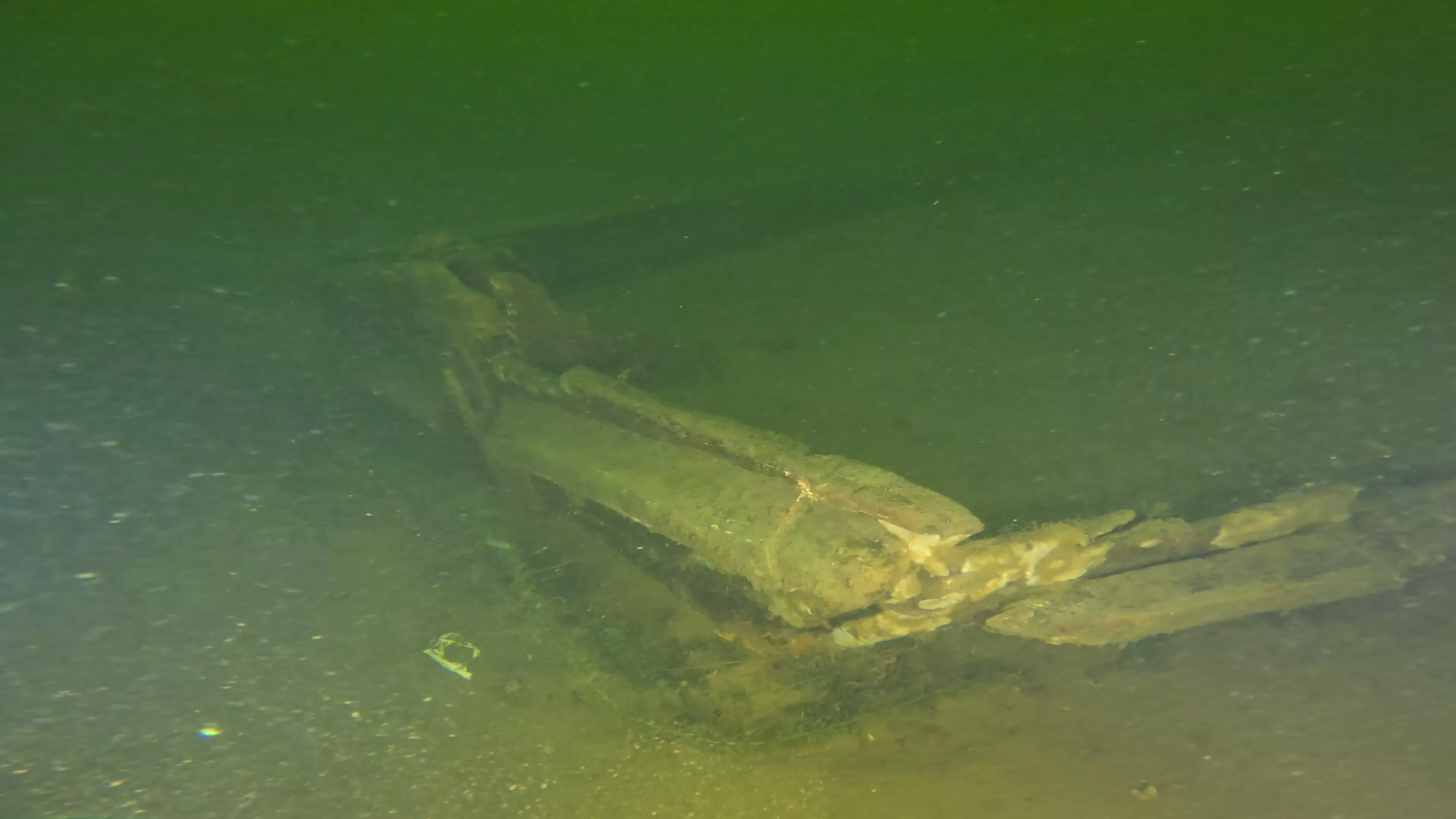 Small Wooden Boat Wreck (LU103), Lake Union, Seattle, WA — photo 5 of 13