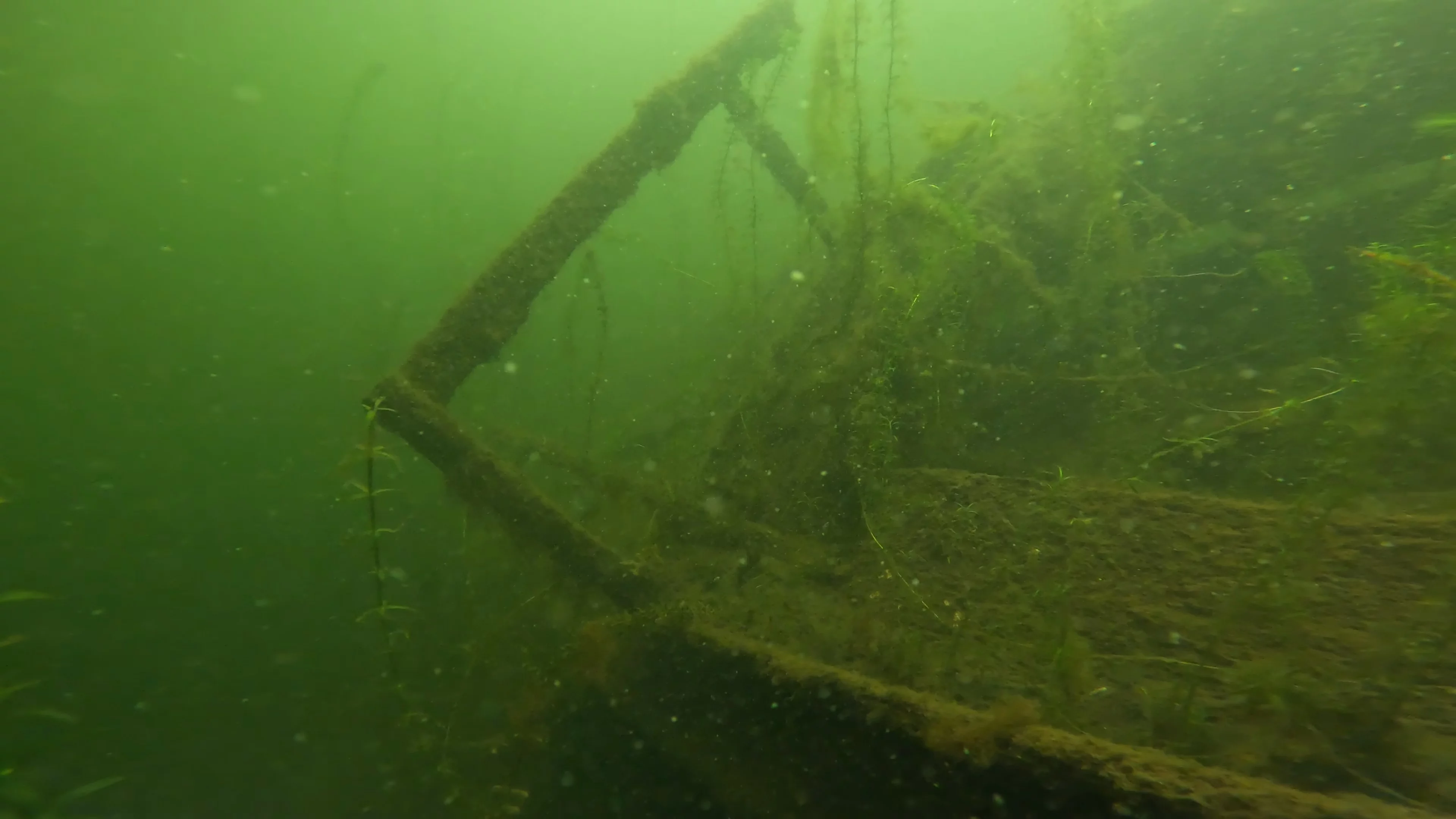 22' Wooden Shipwreck (LU106), Lake Union, Seattle, WA — photo 7 of 37